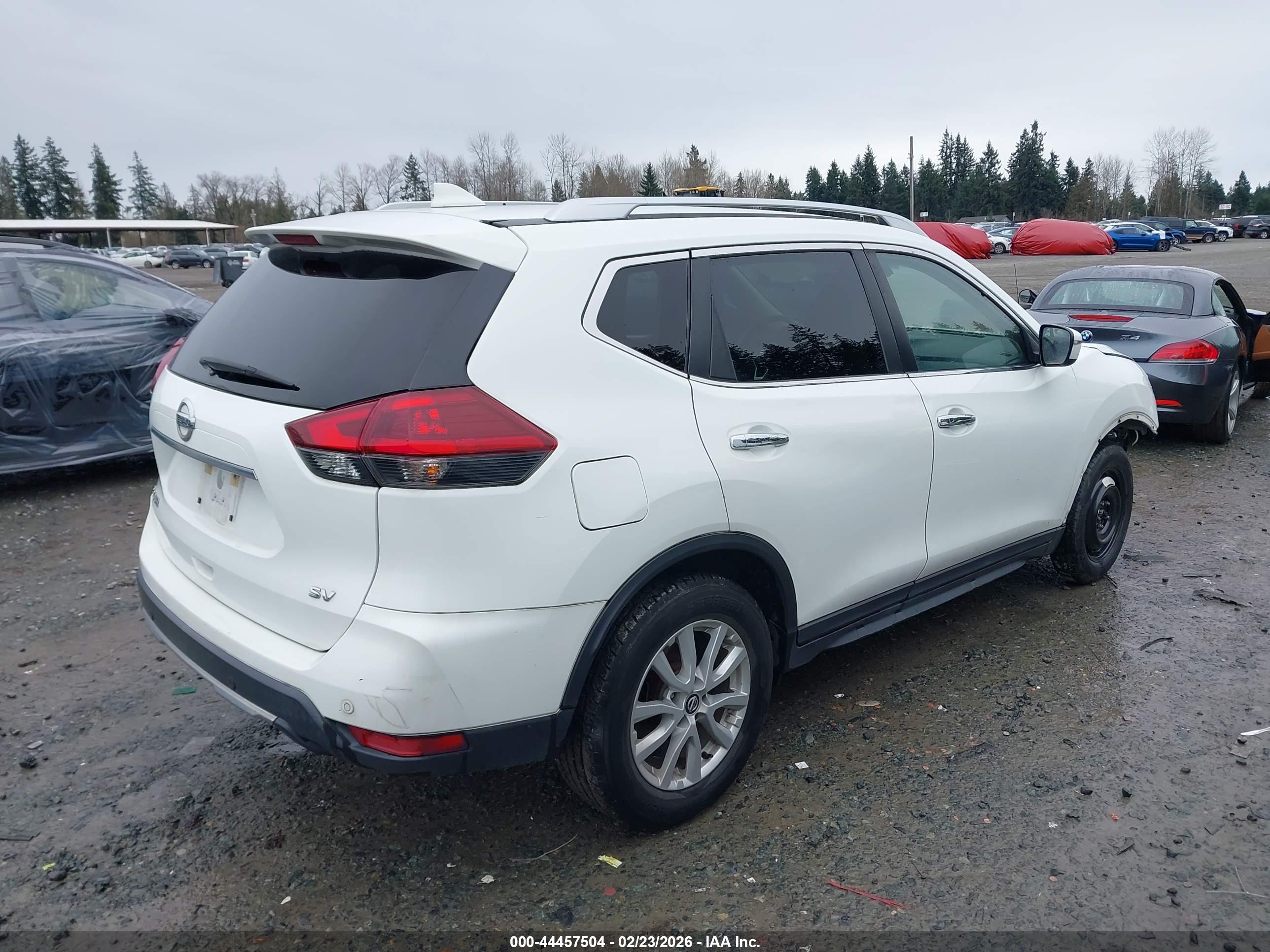 NISSAN ROGUE image 4