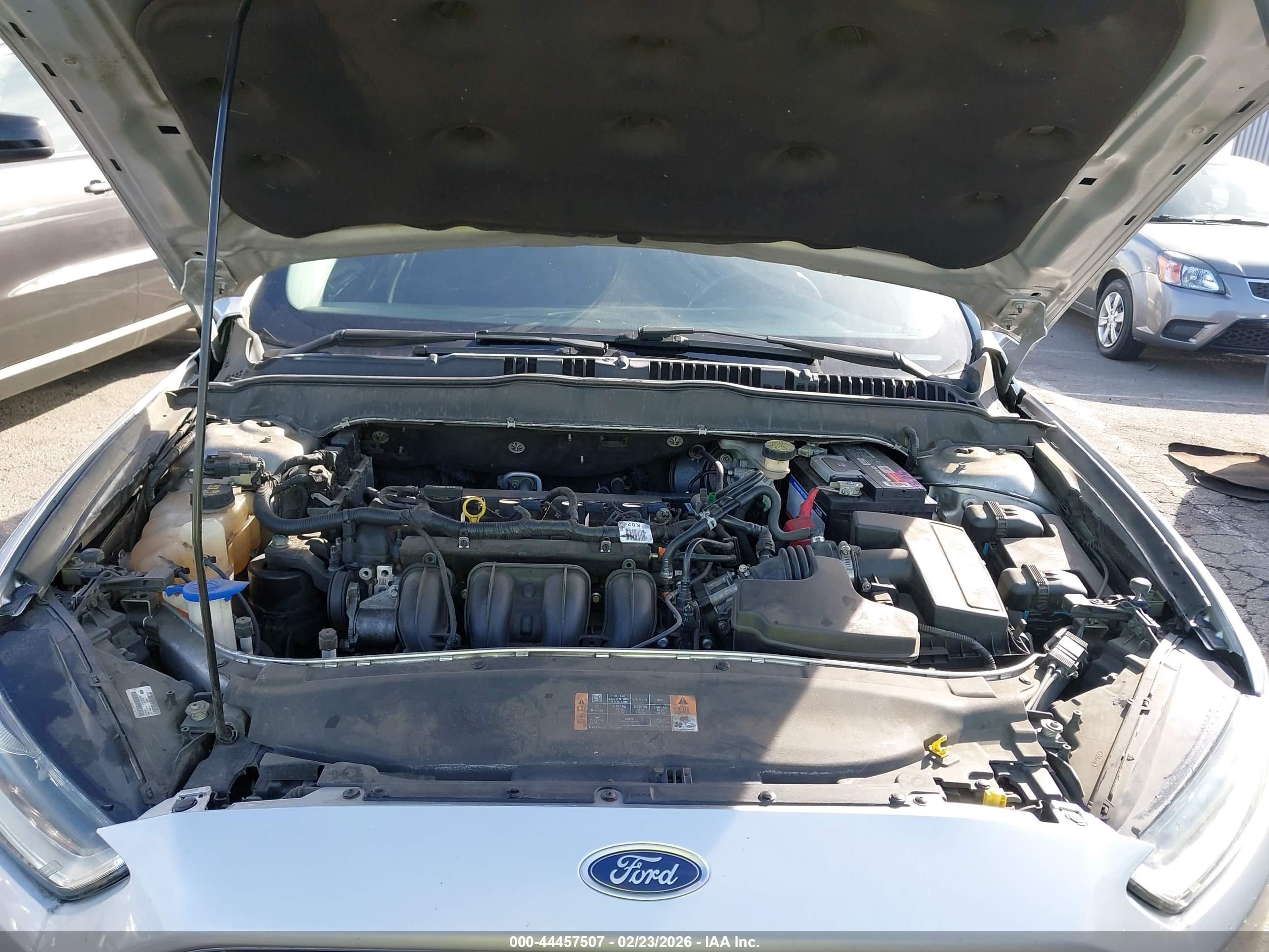 FORD FUSION image 10