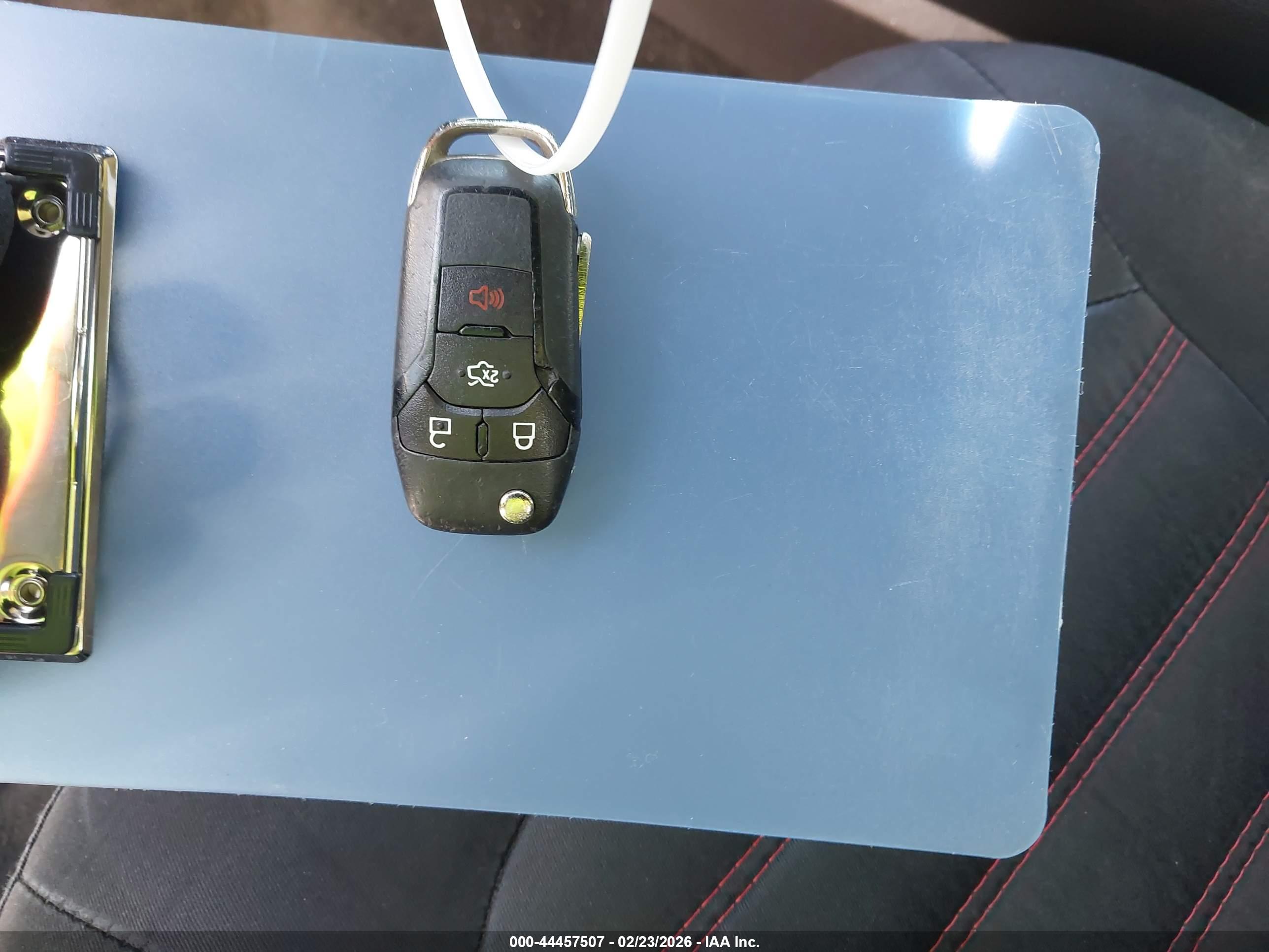 FORD FUSION image 11