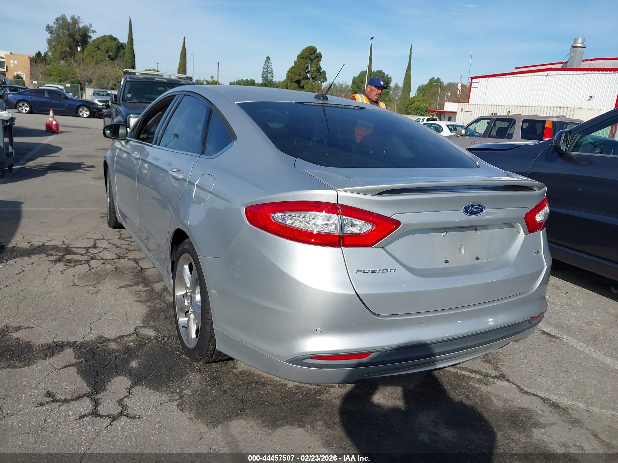 FORD FUSION image 3