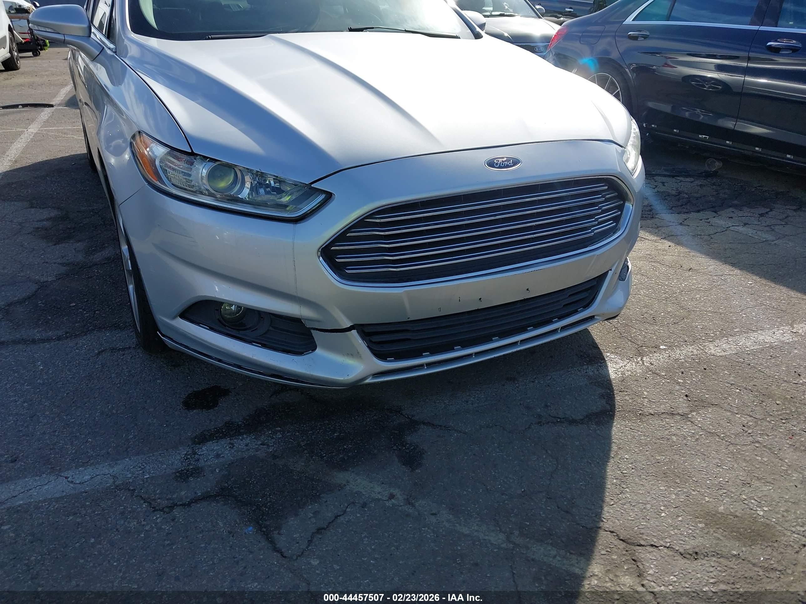 FORD FUSION image 6
