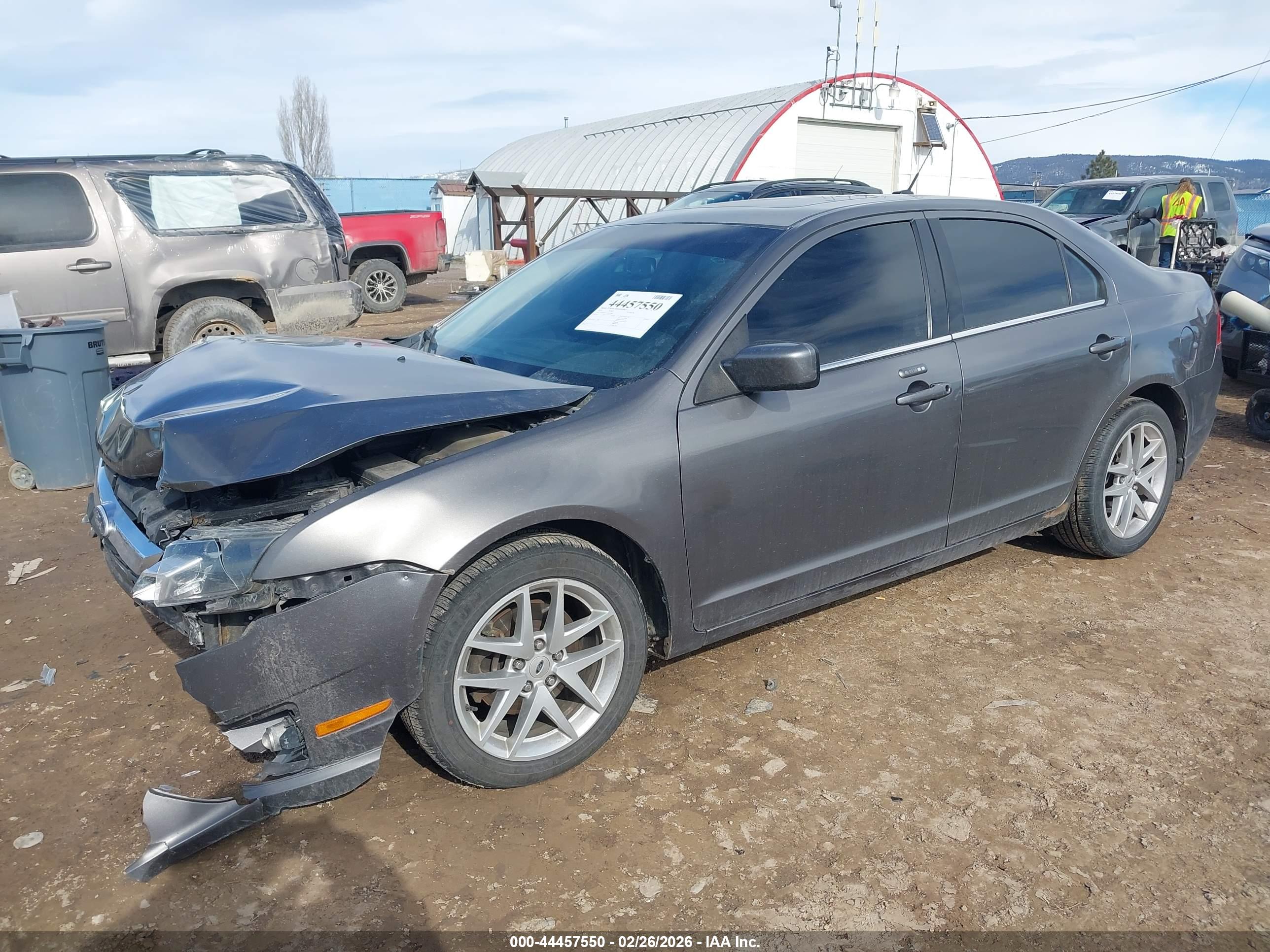 FORD FUSION image 2