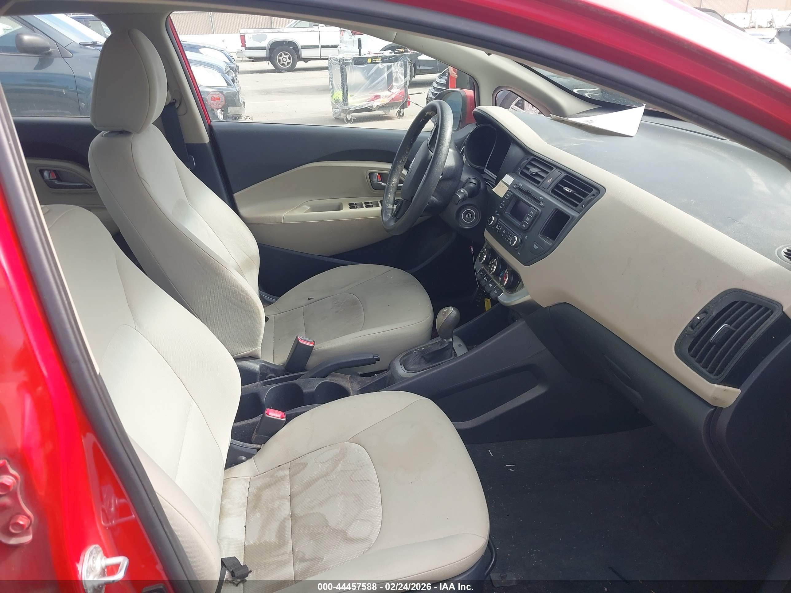 KIA RIO image 5