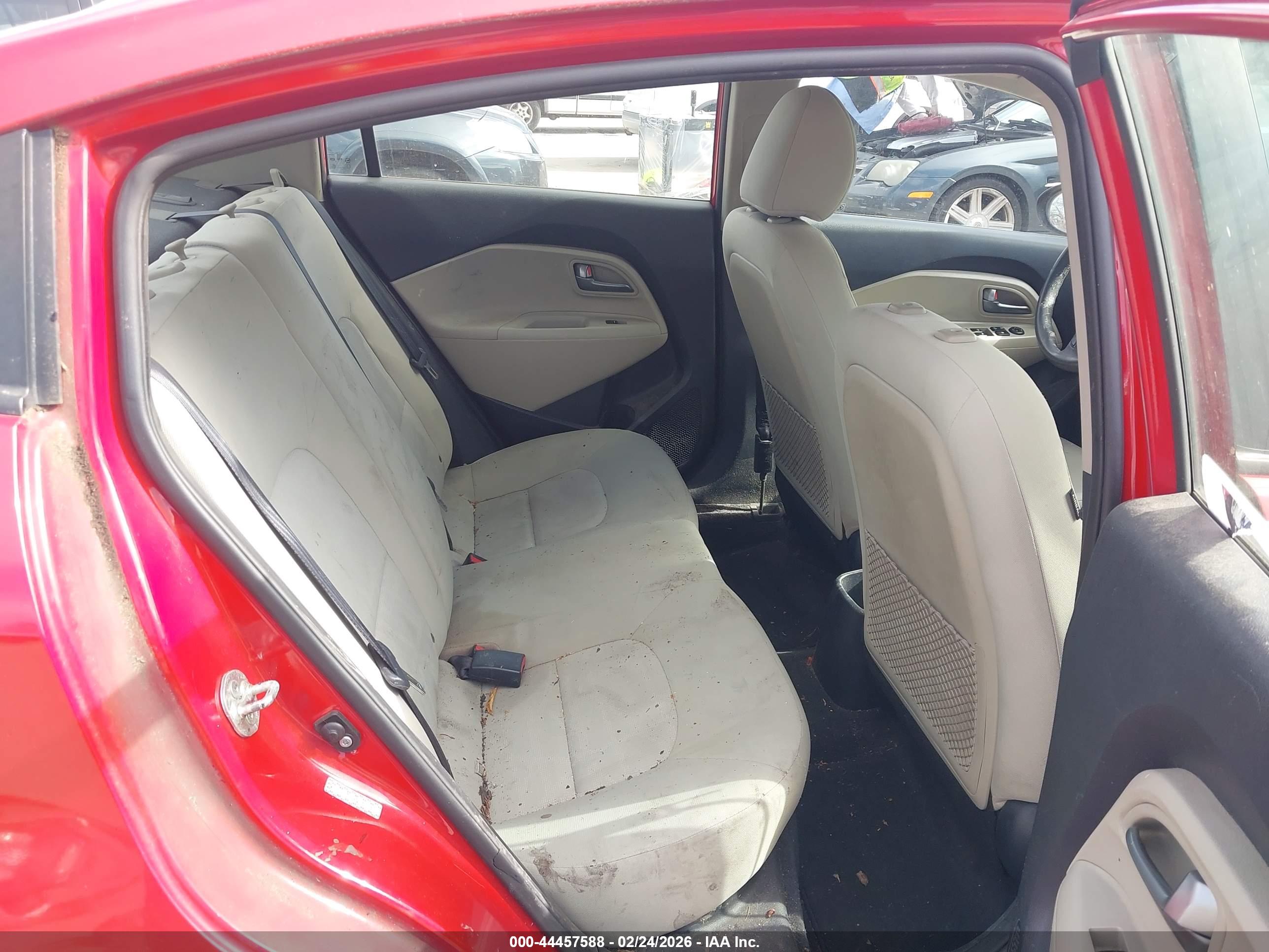 KIA RIO image 8