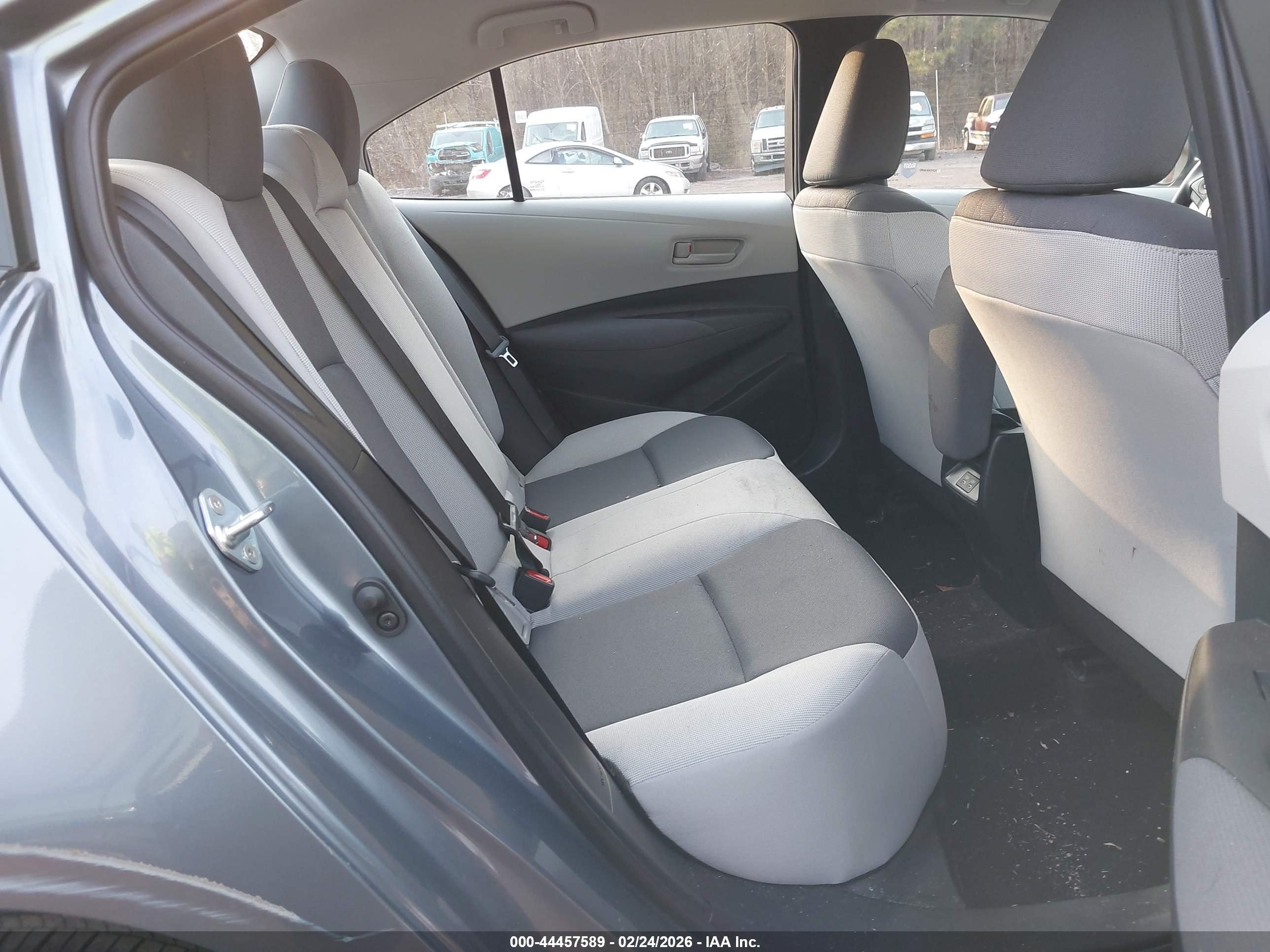 TOYOTA COROLLA image 8