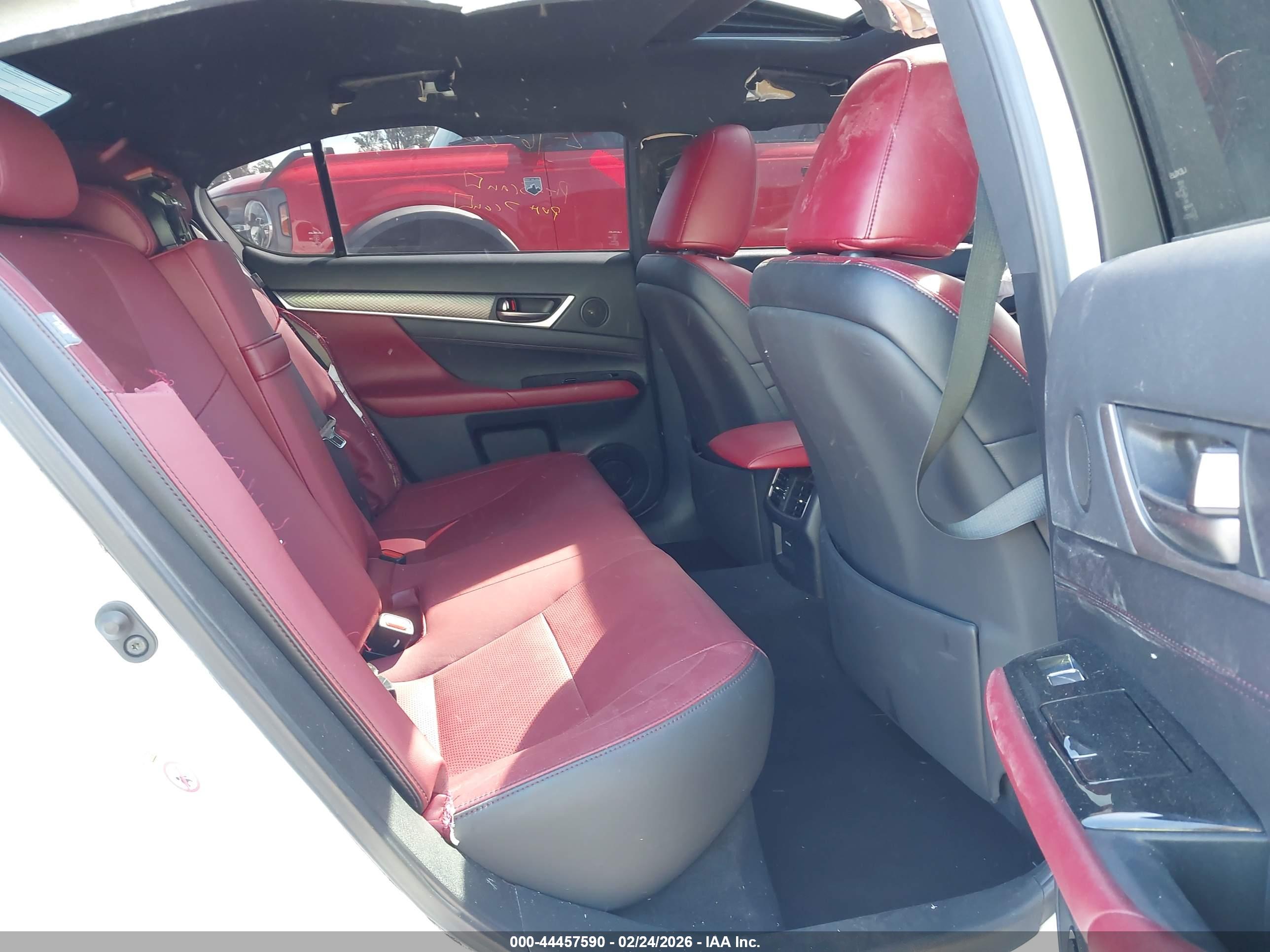 LEXUS GS image 8
