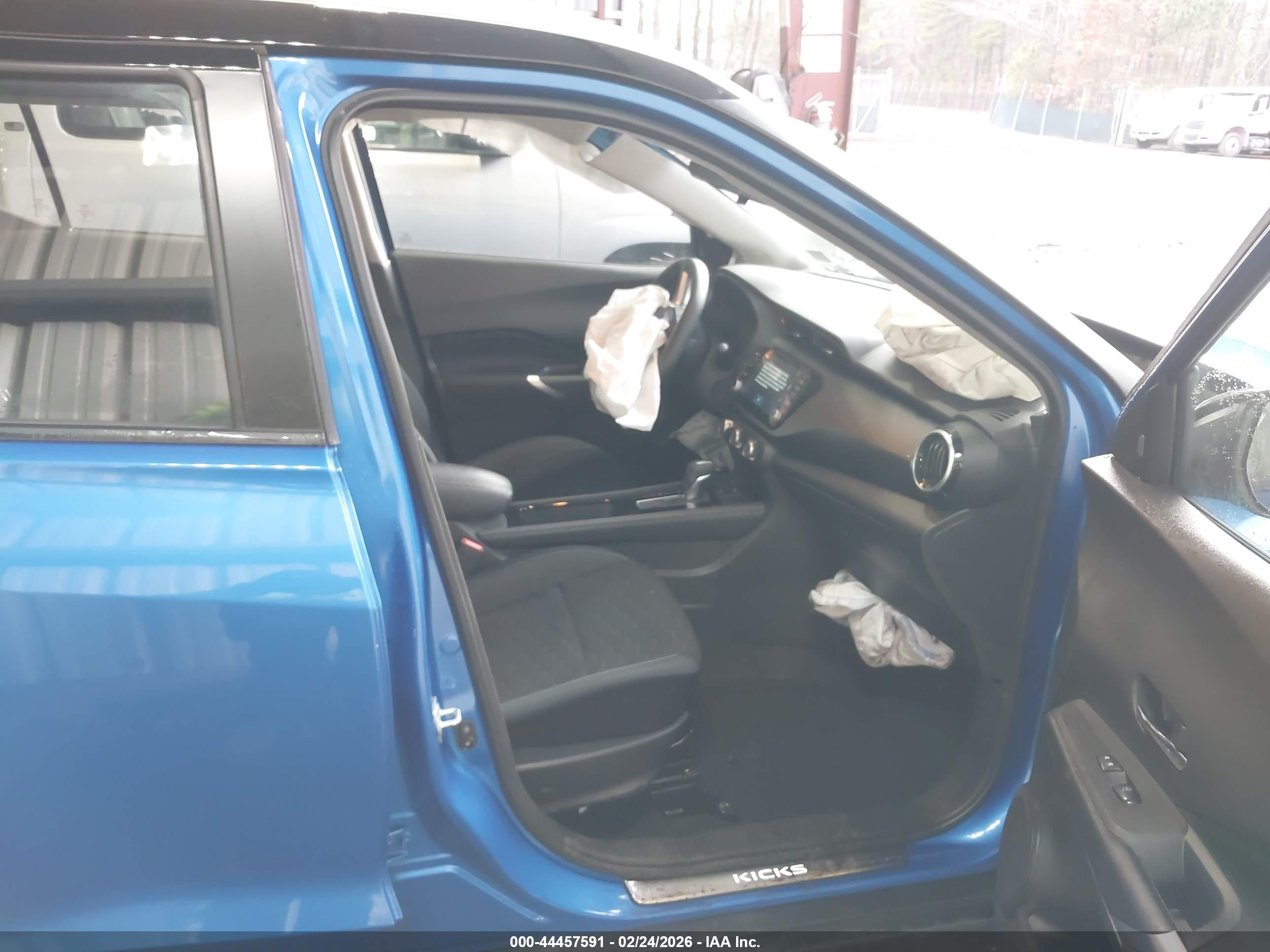NISSAN KICKS image 5