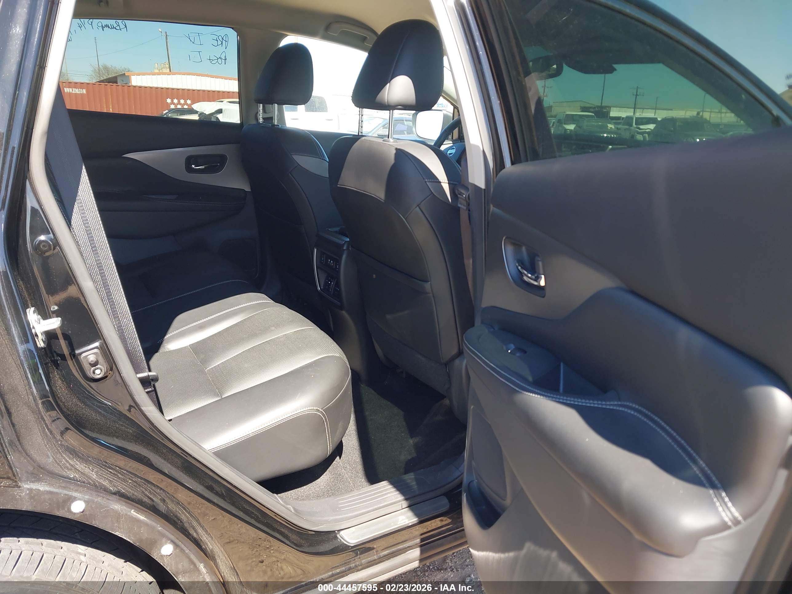 NISSAN MURANO image 8