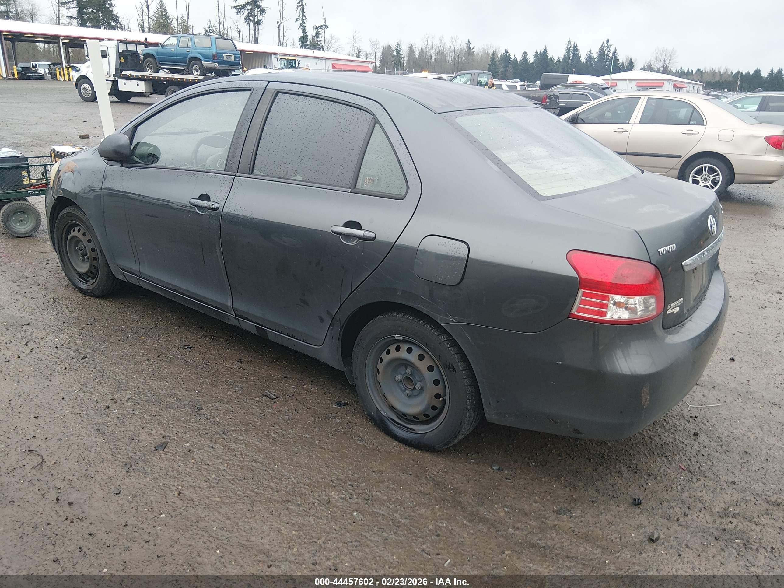 TOYOTA YARIS image 3
