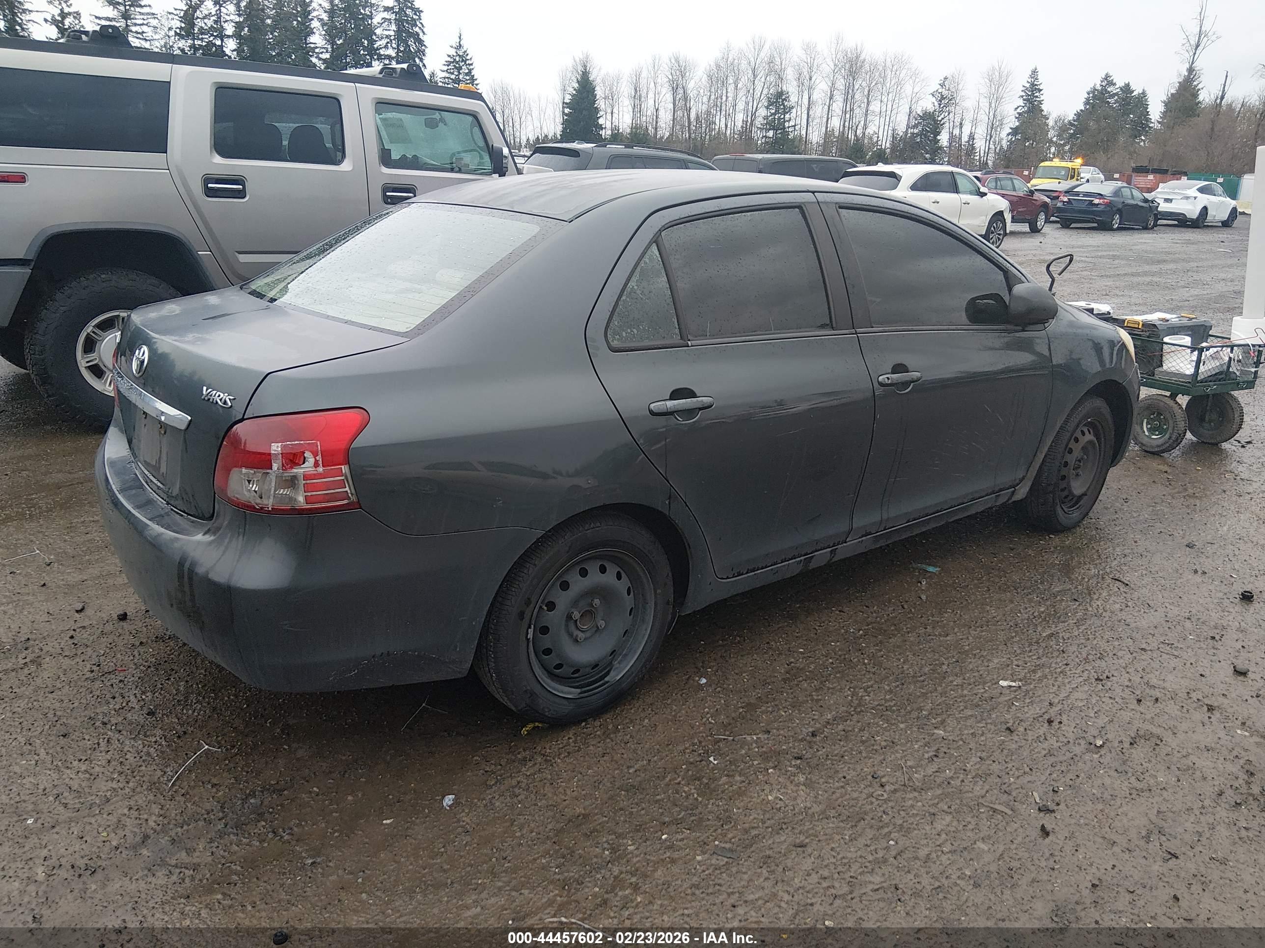 TOYOTA YARIS image 4