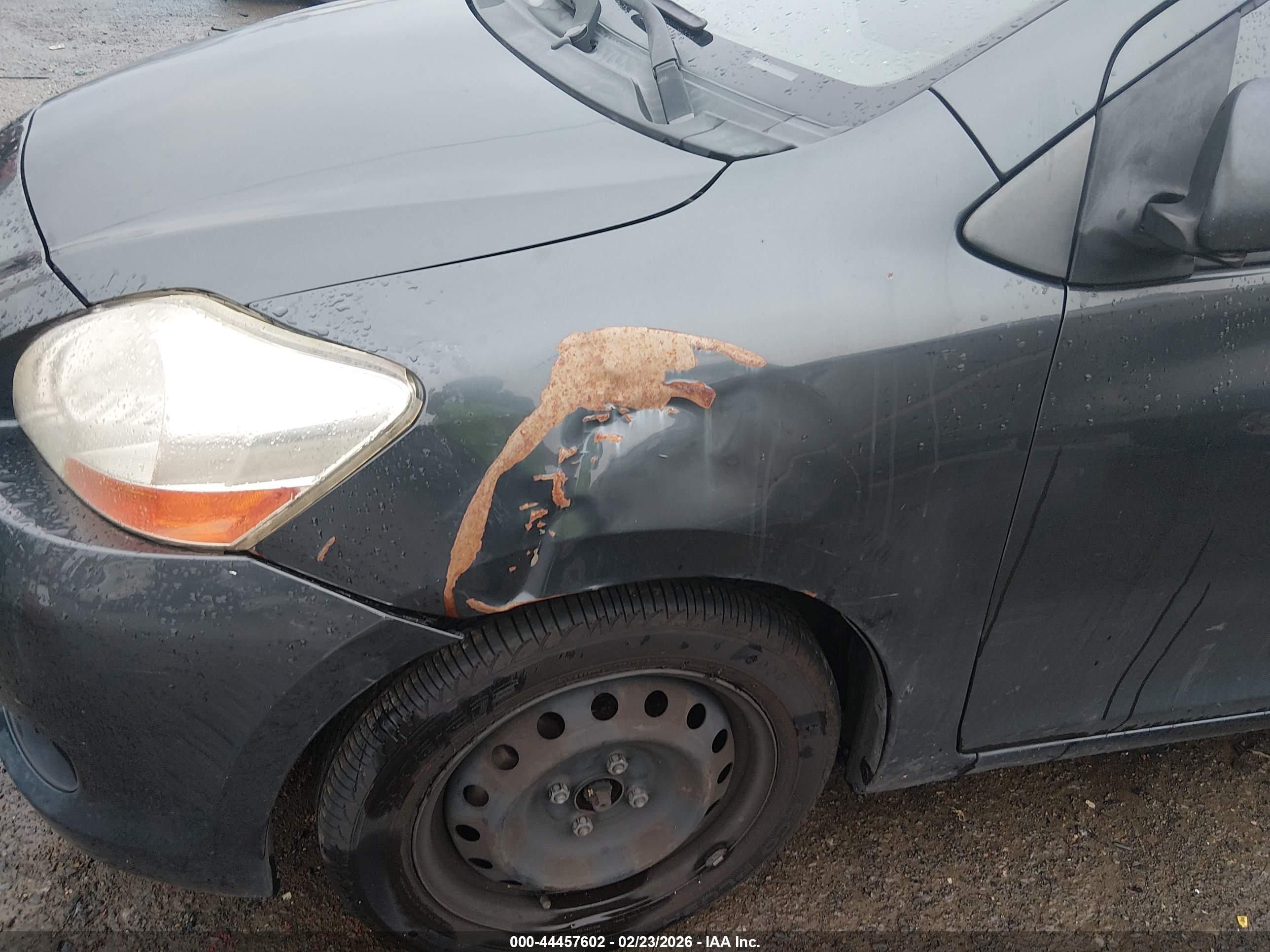 TOYOTA YARIS image 6
