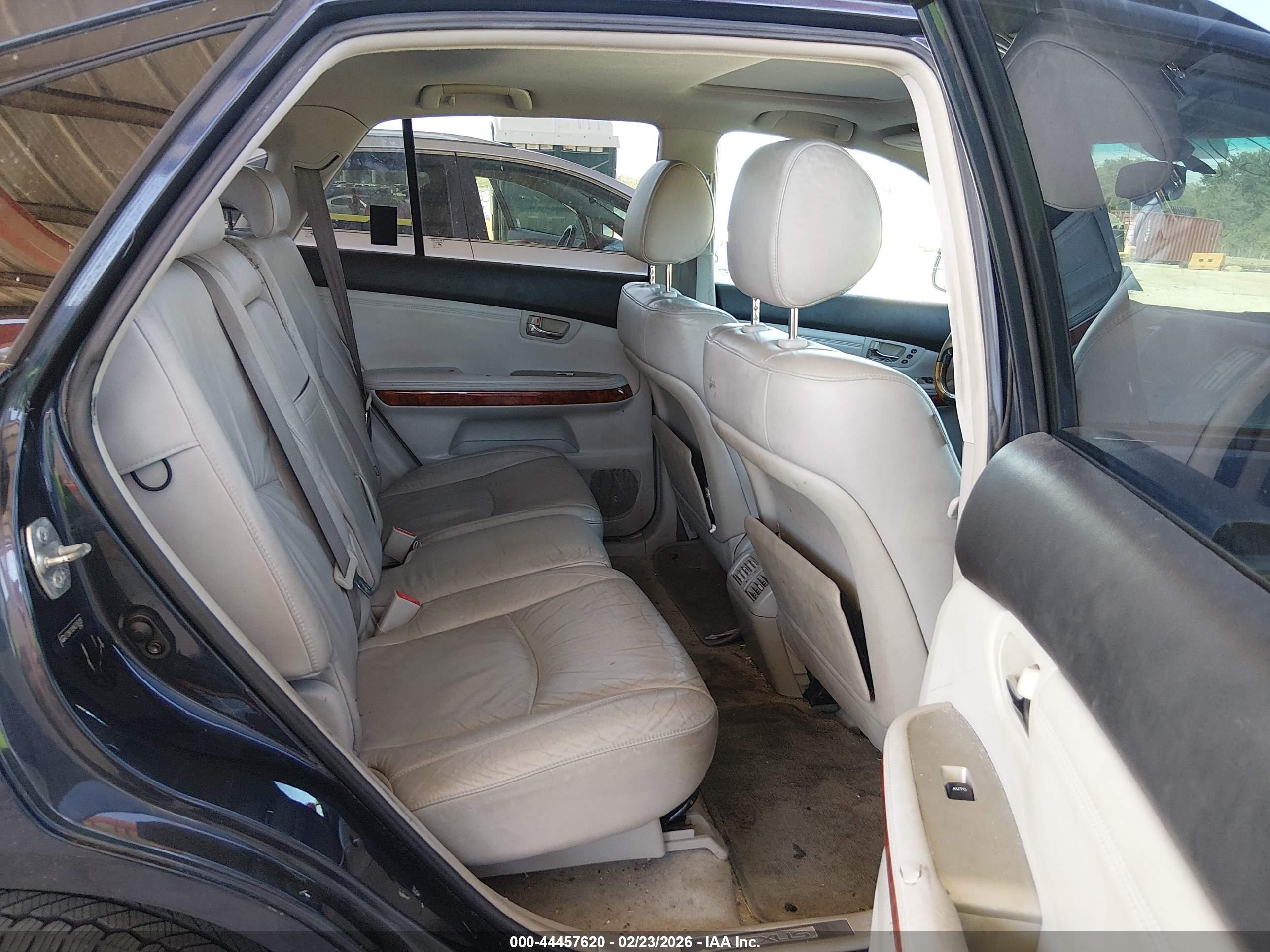 LEXUS RX image 8