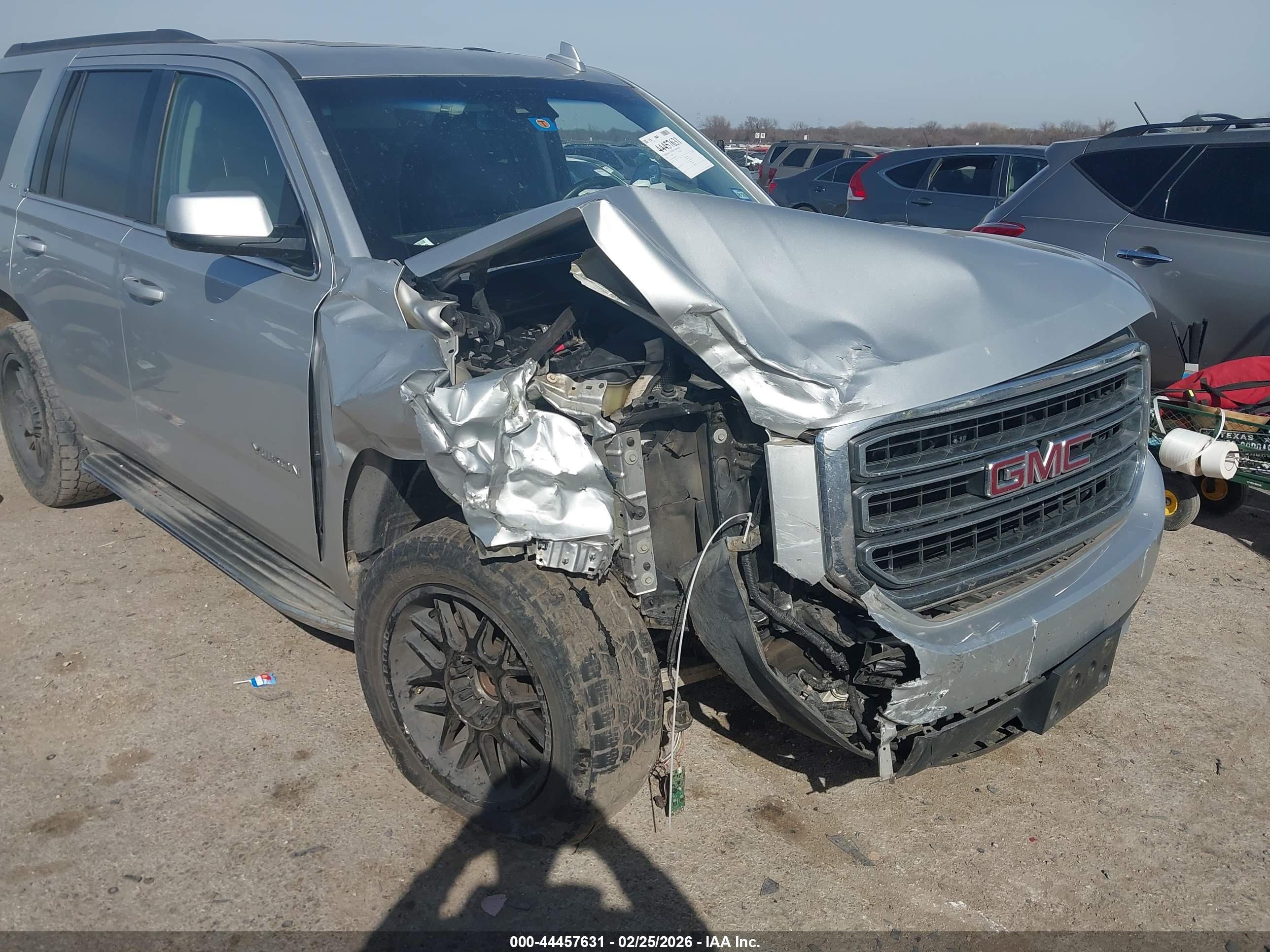 GMC YUKON image 6