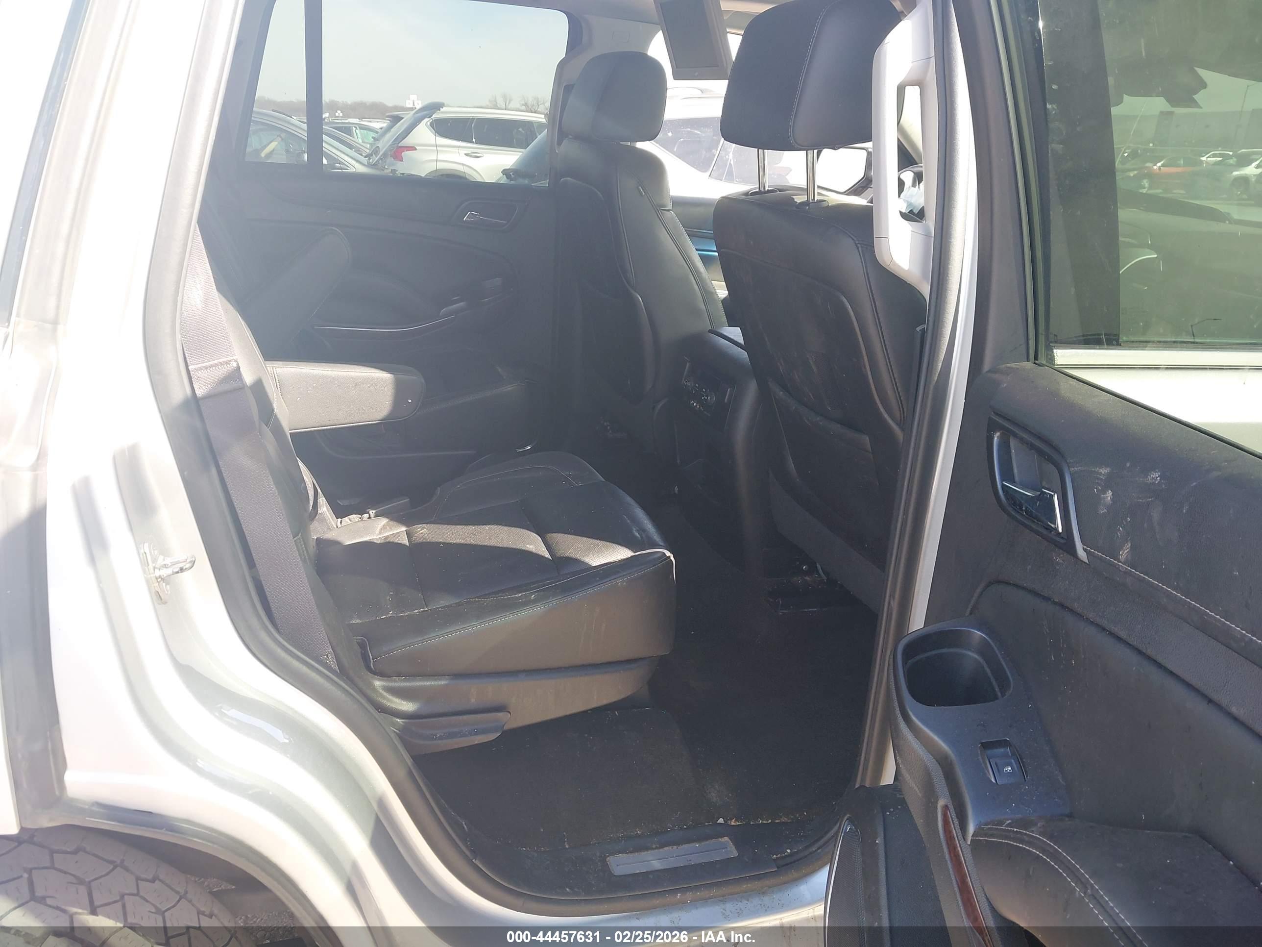 GMC YUKON image 8
