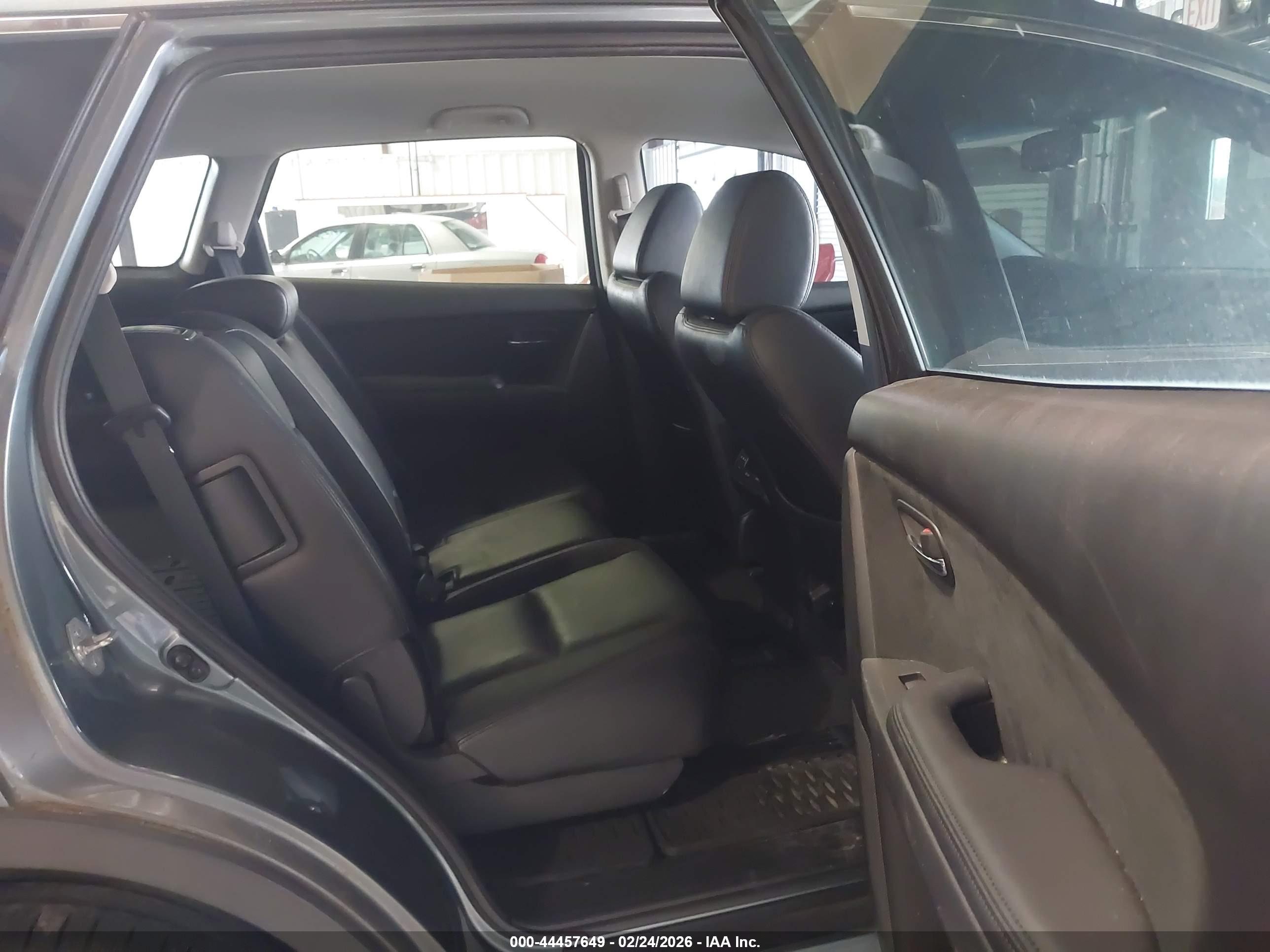 MAZDA CX-9 image 8