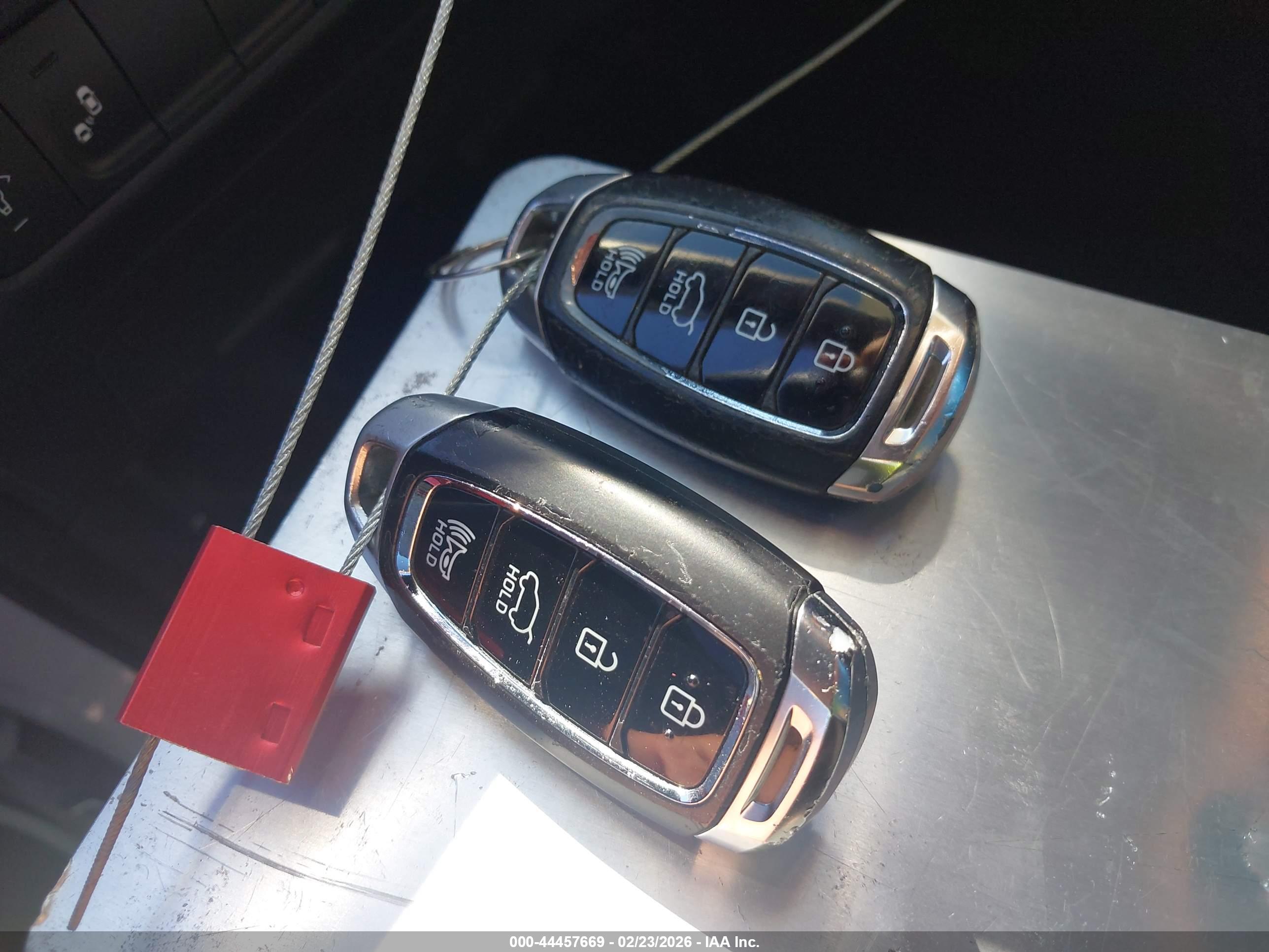 HYUNDAI KONA image 11