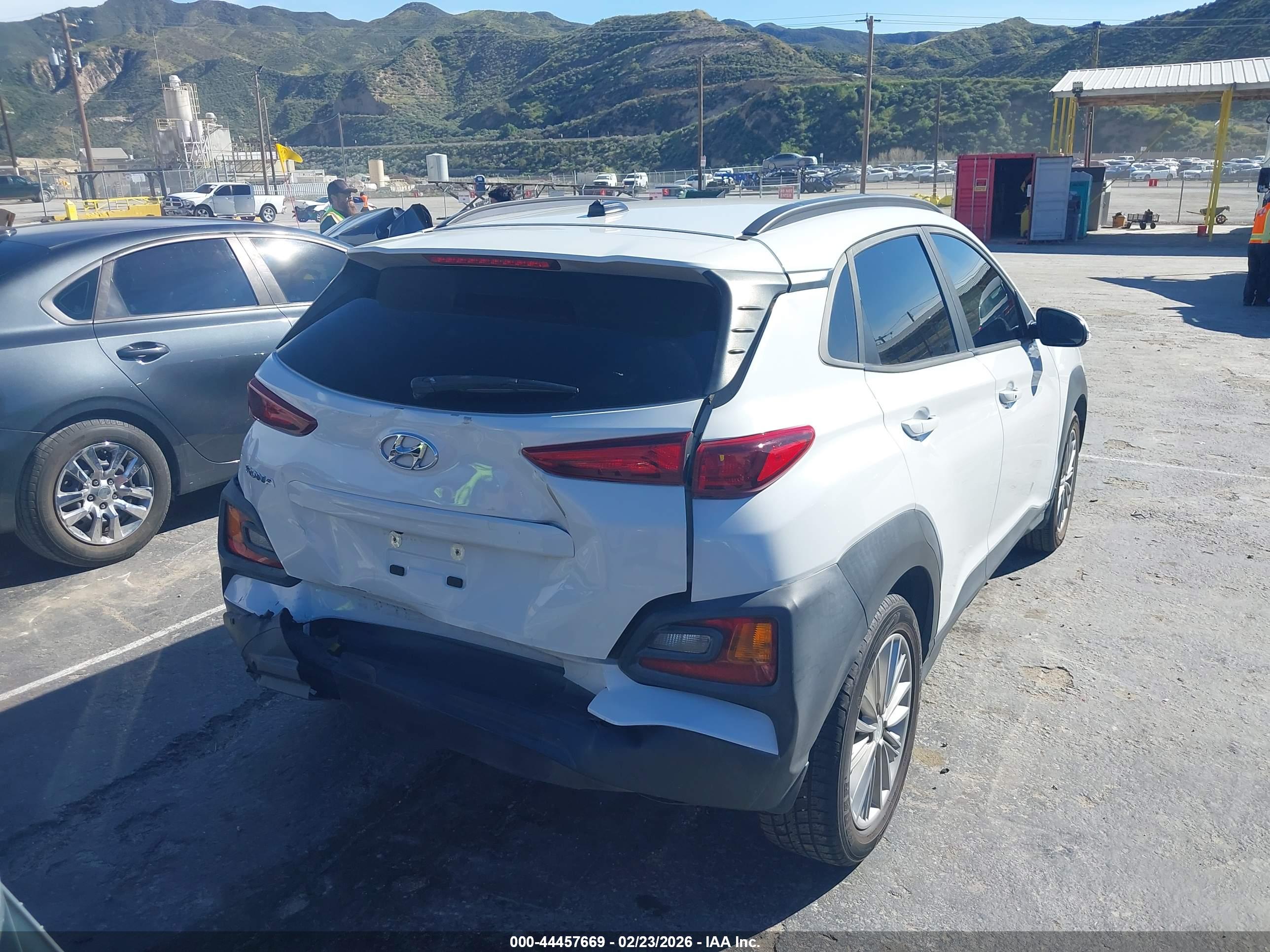HYUNDAI KONA image 4
