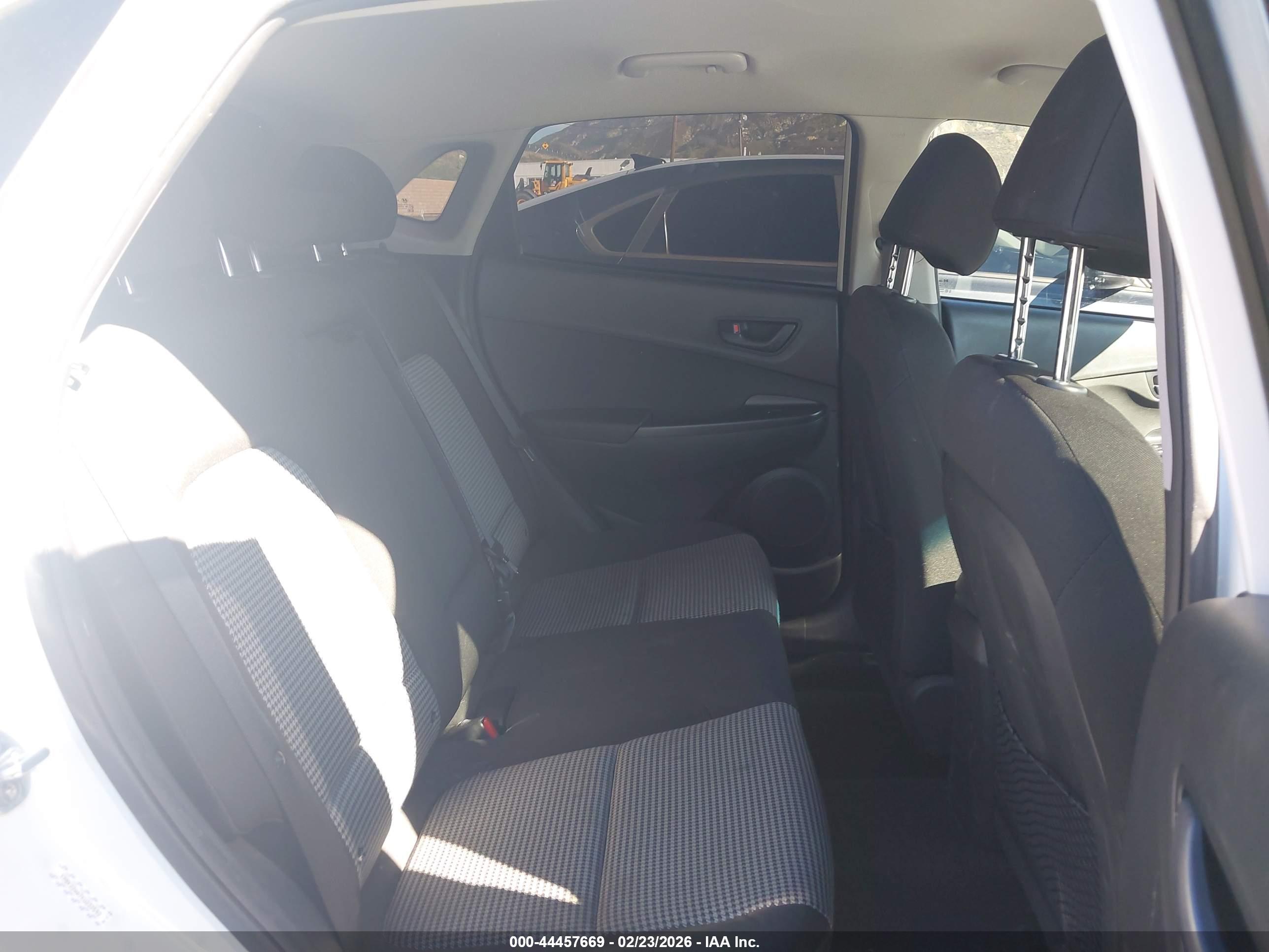 HYUNDAI KONA image 8