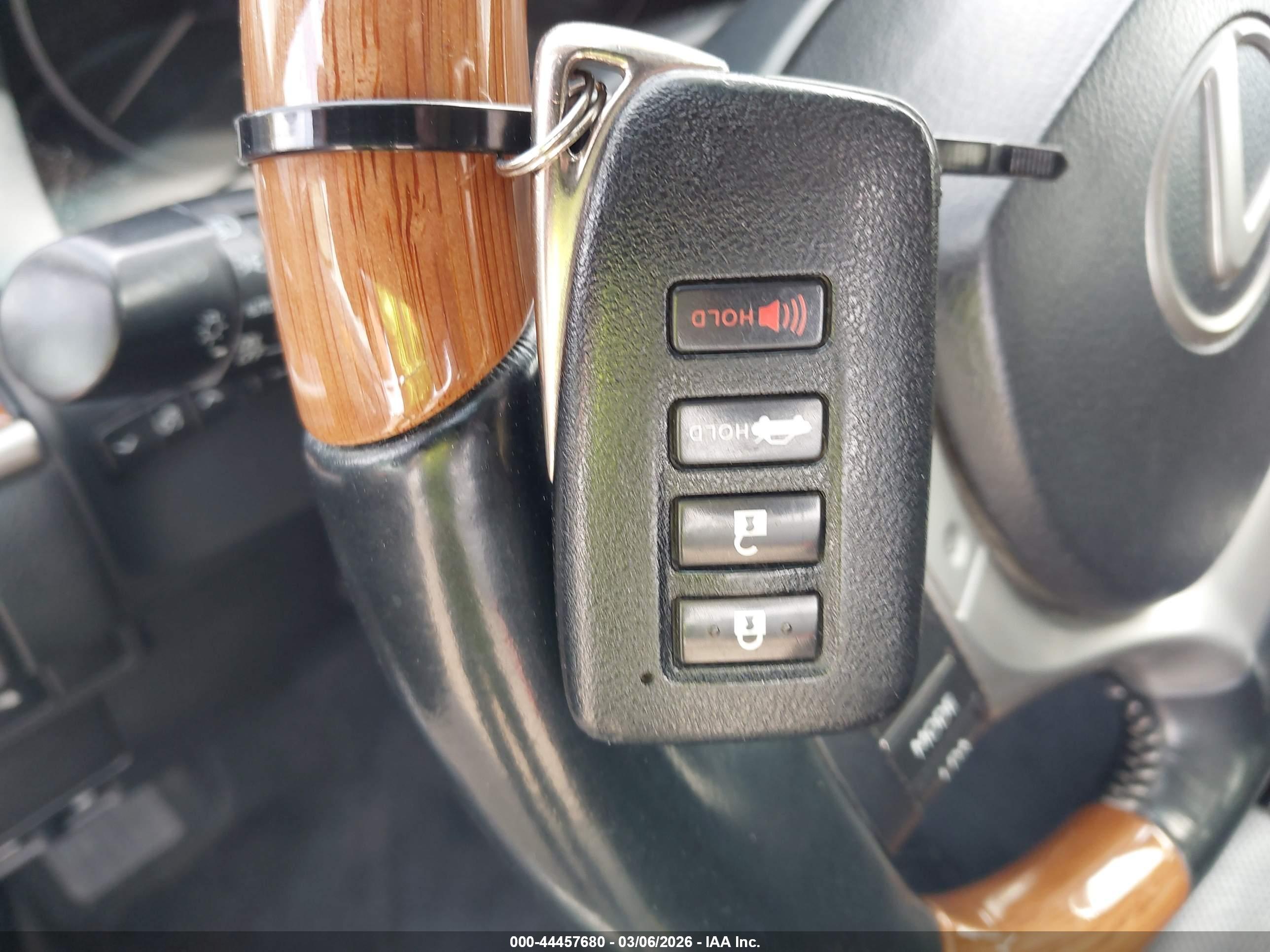 LEXUS ES image 11