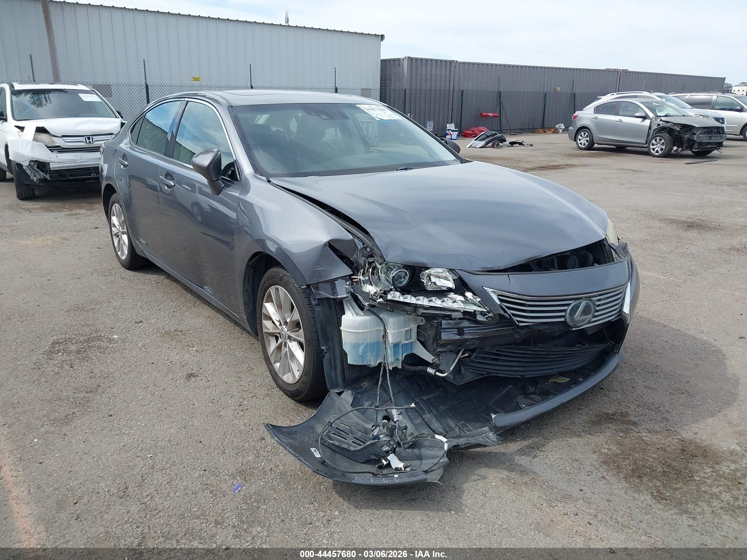 LEXUS ES image 6