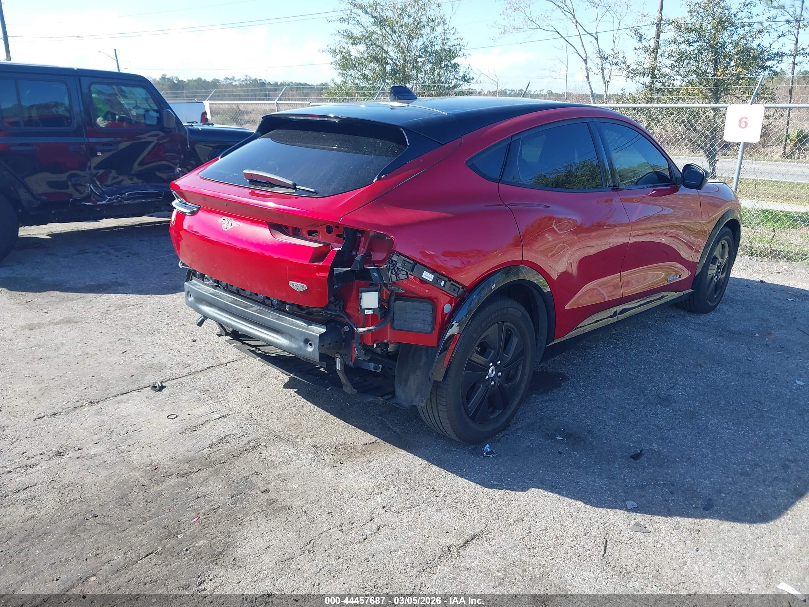 FORD MUSTANG image 4