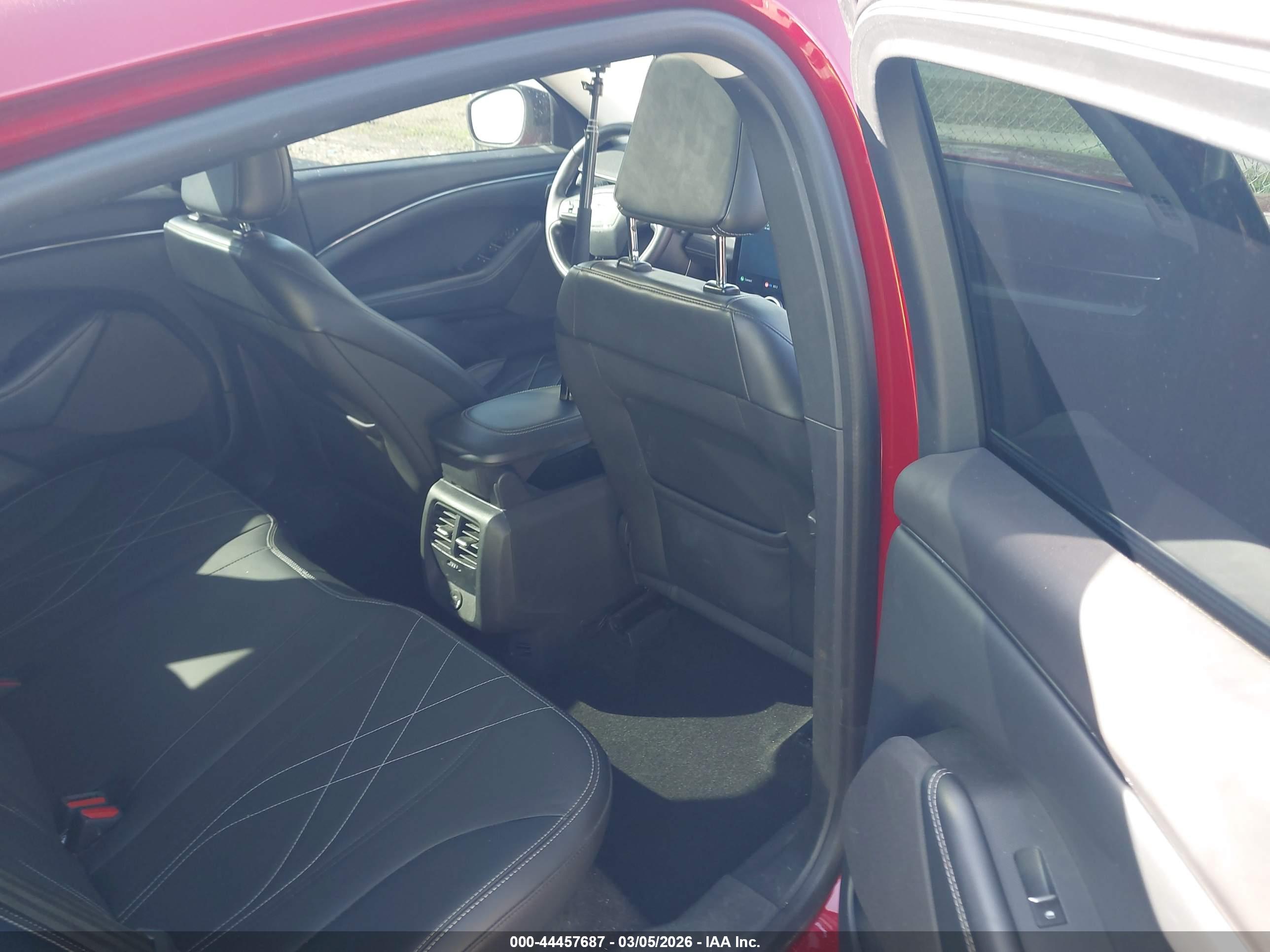FORD MUSTANG image 8
