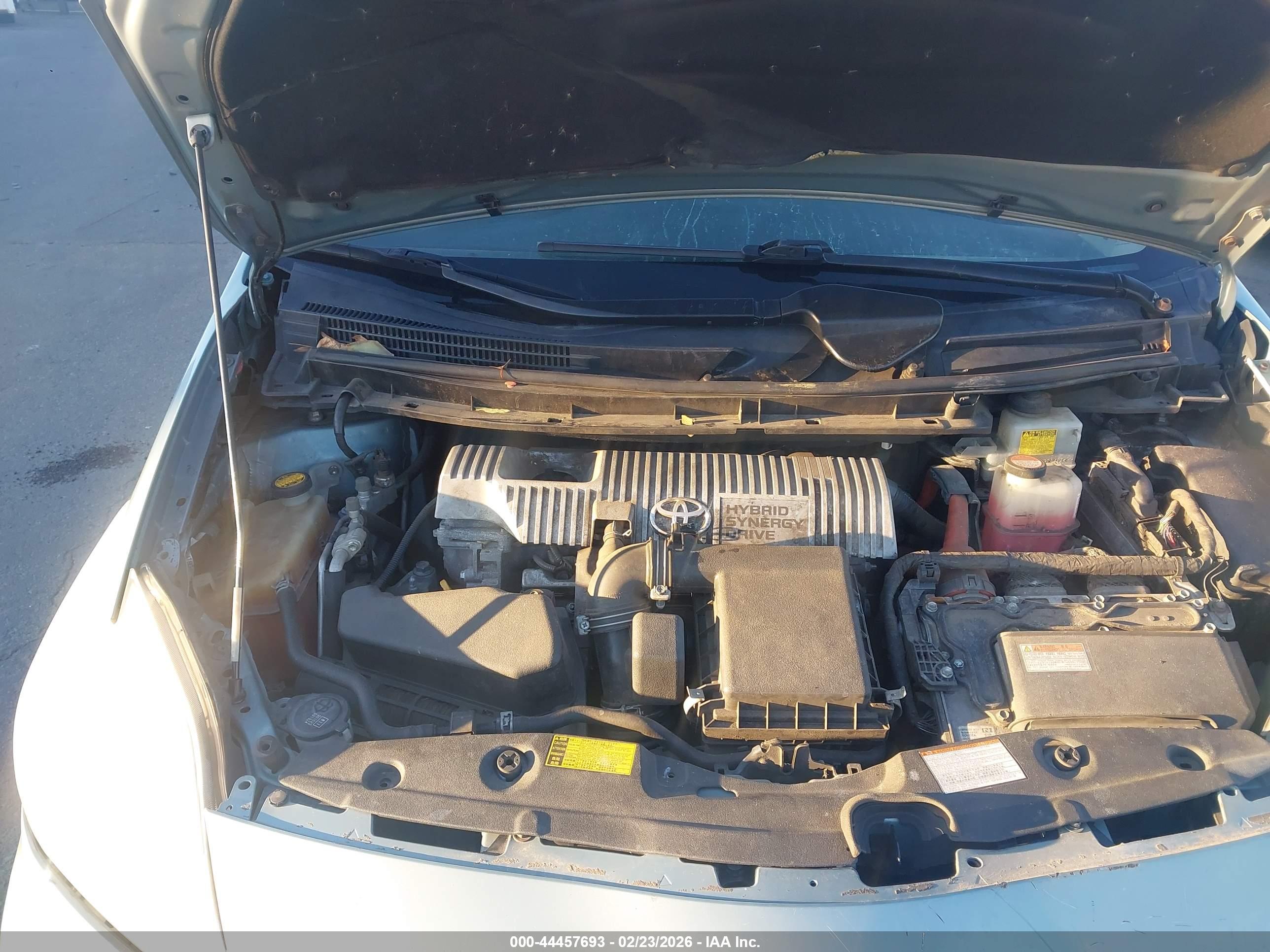 TOYOTA PRIUS image 10