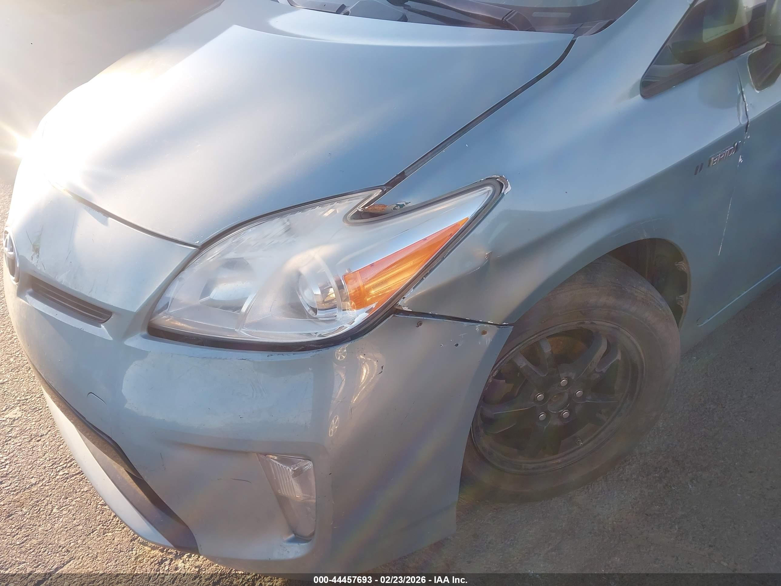 TOYOTA PRIUS image 6