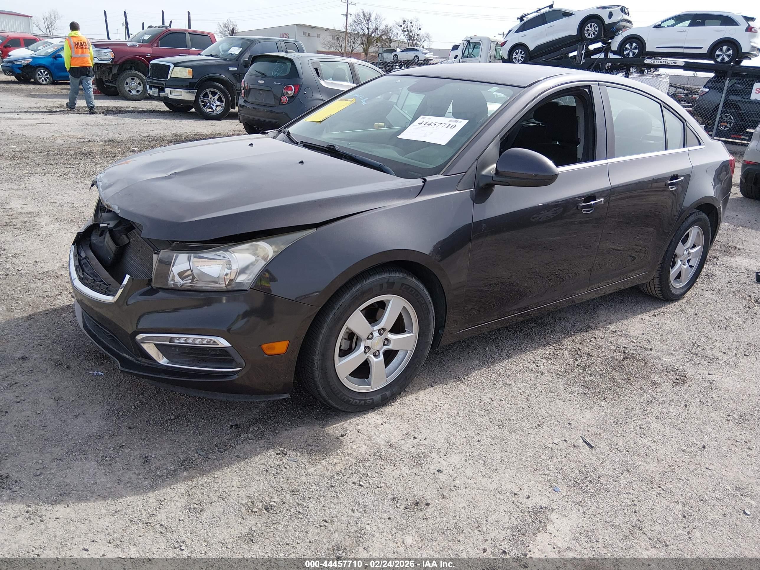 CHEVROLET CRUZE image 2
