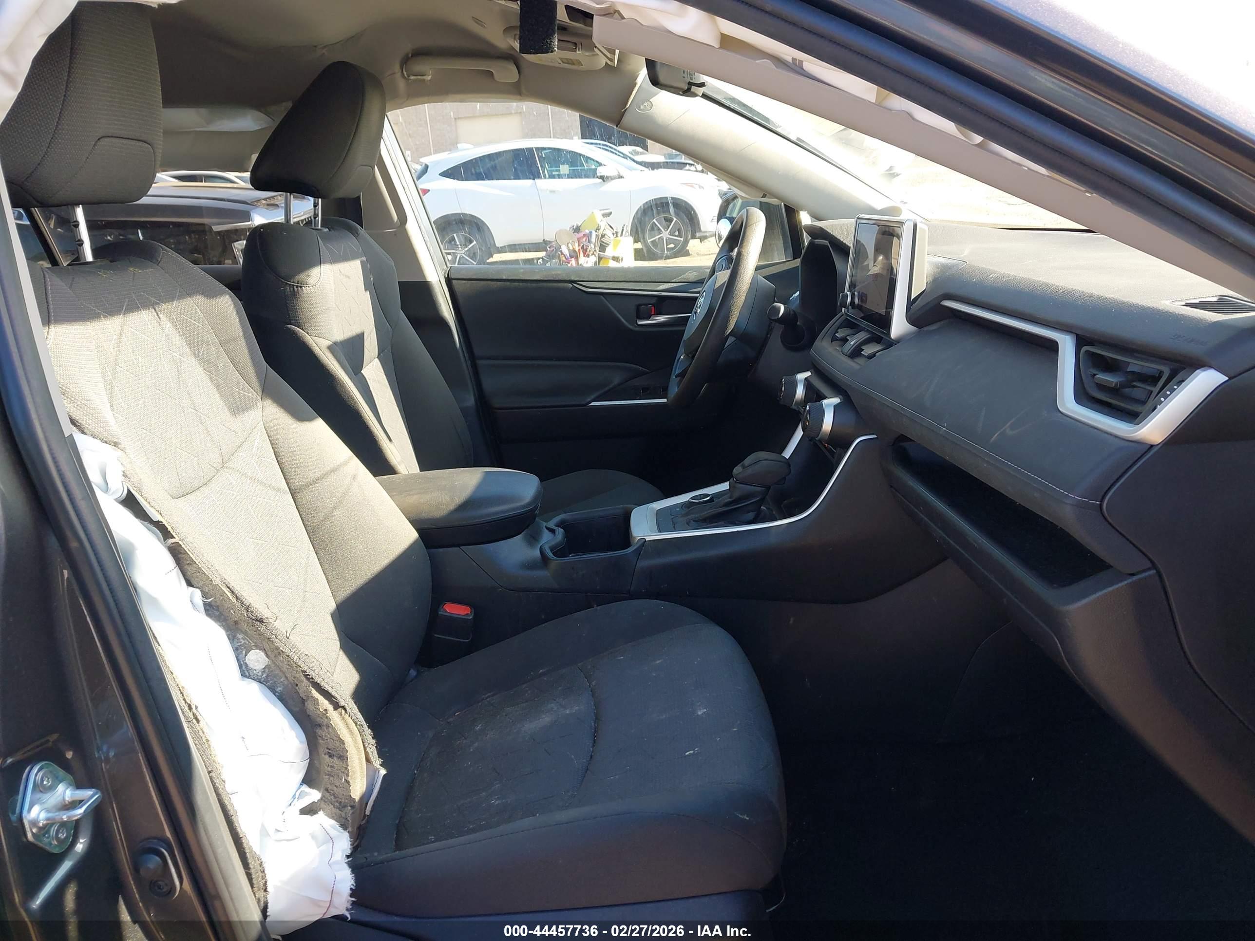 TOYOTA RAV4 image 5