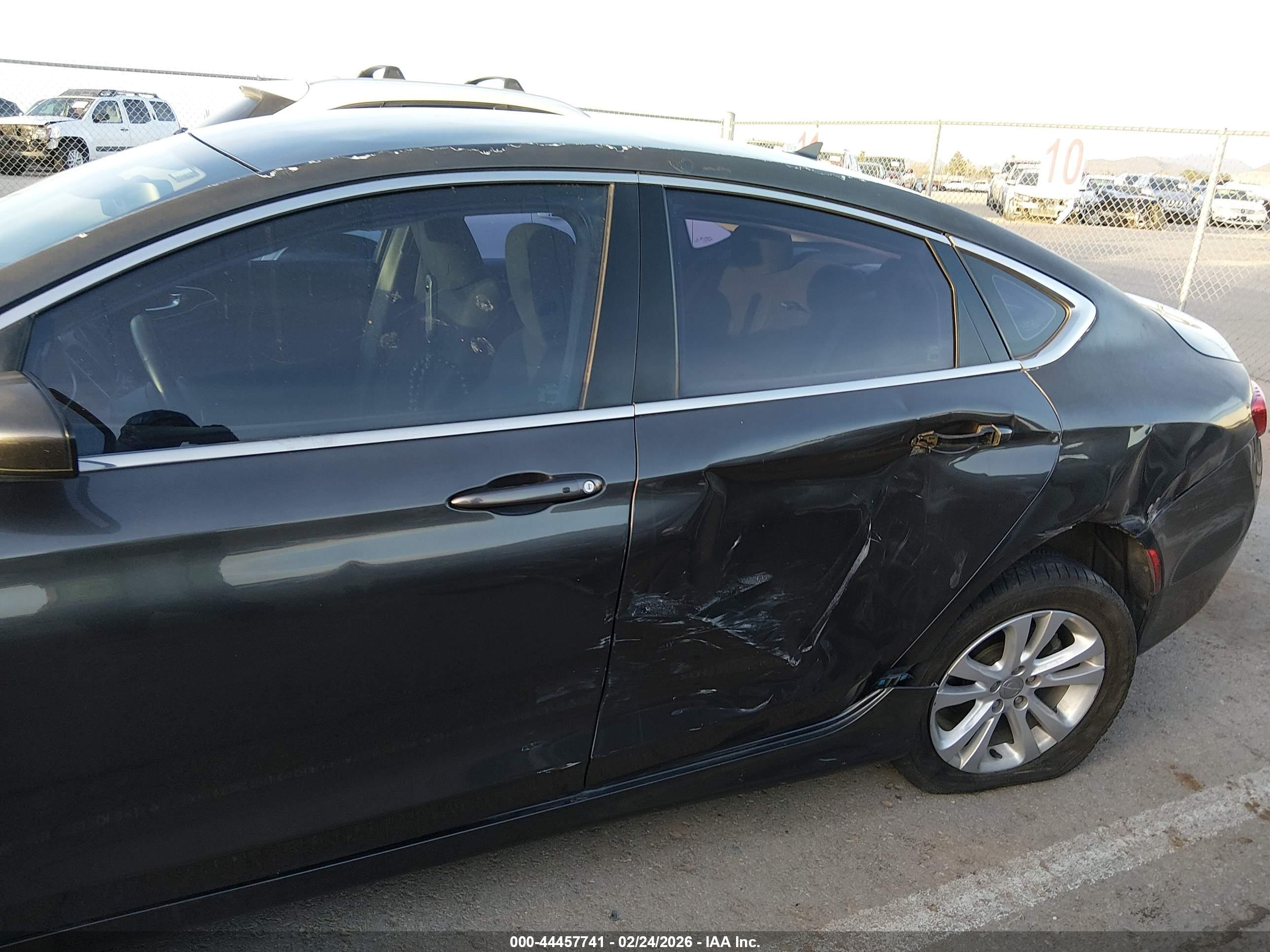CHRYSLER 200 image 6
