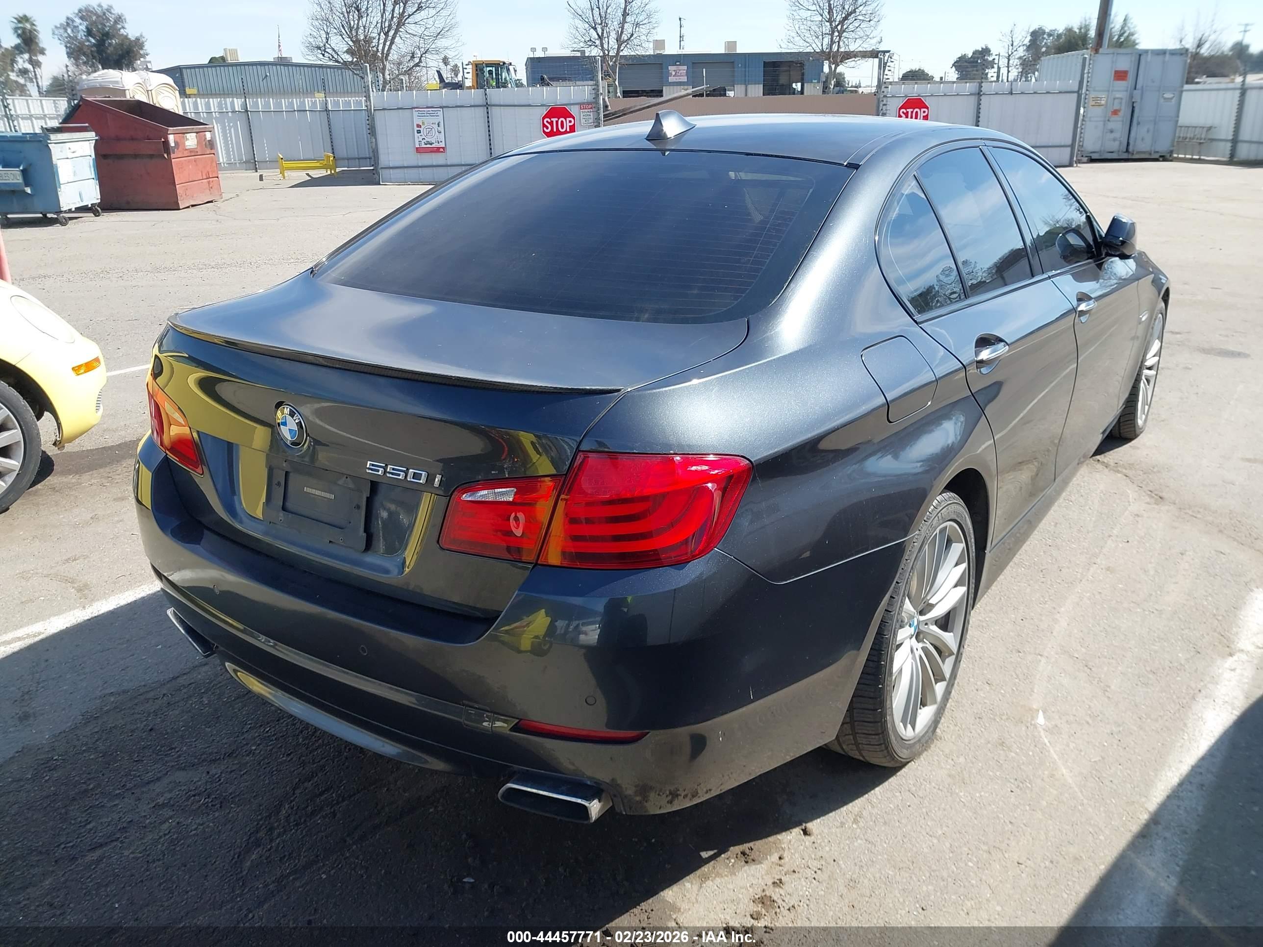 BMW 550I image 4