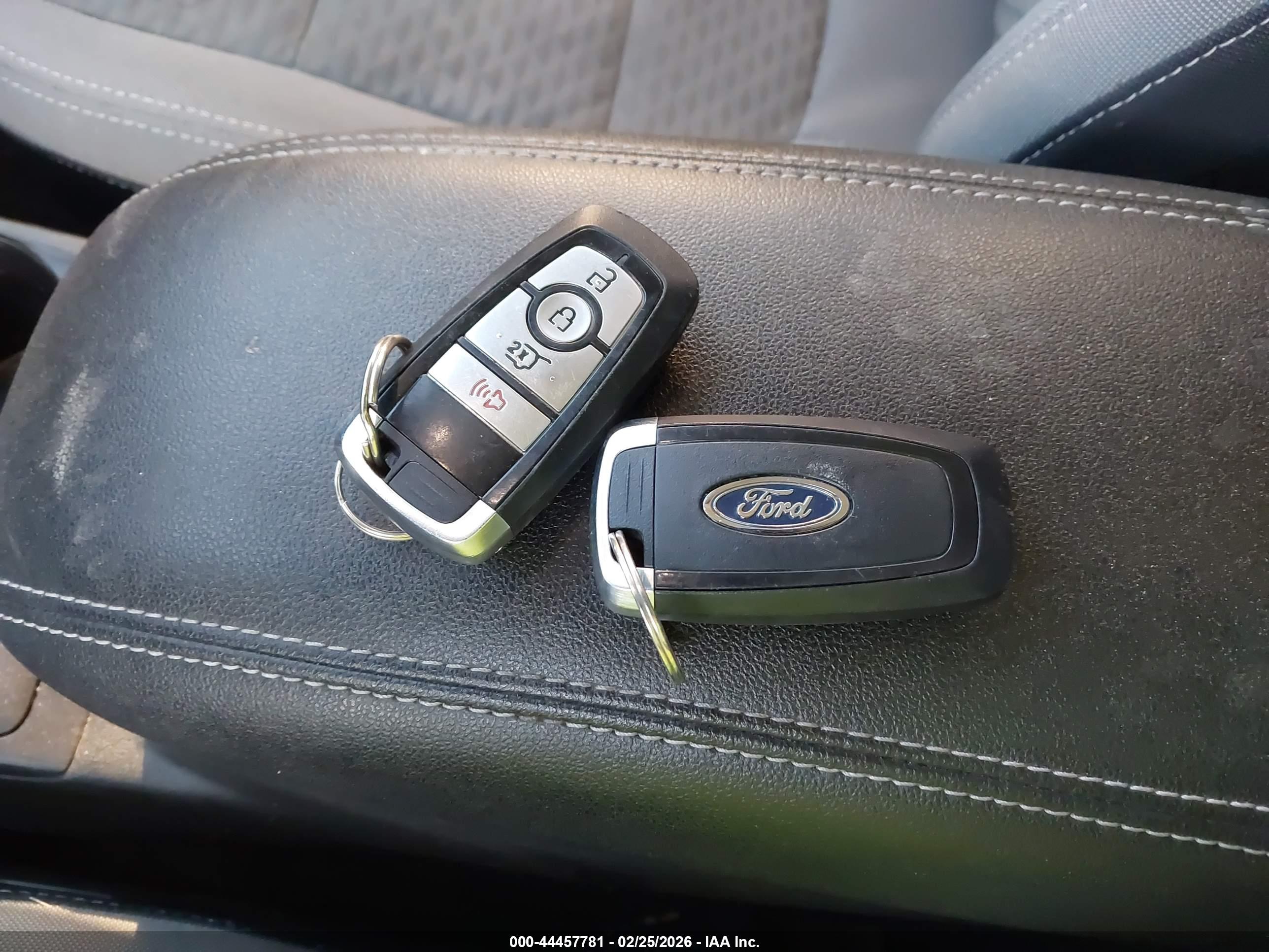 FORD ESCAPE image 11