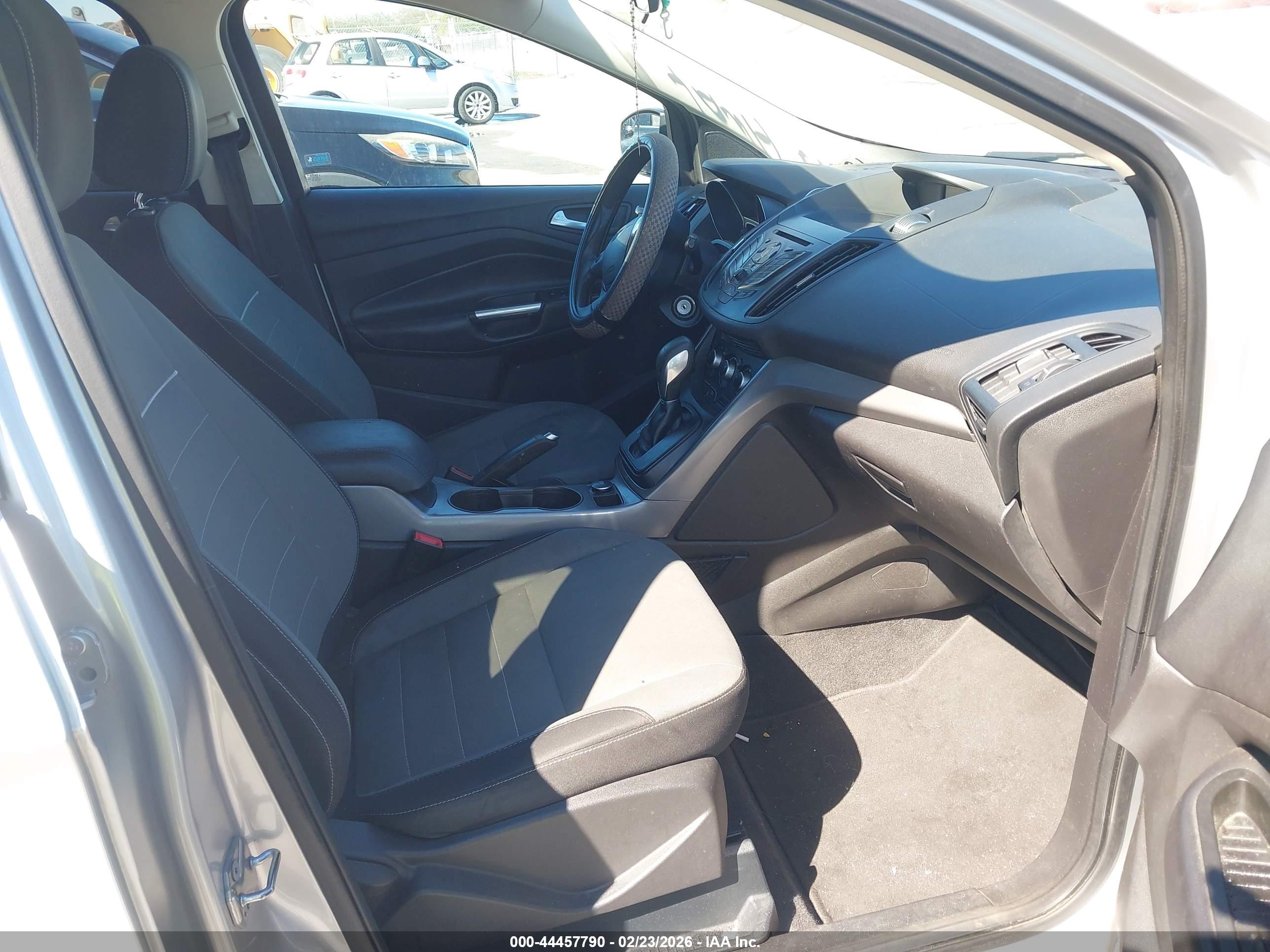FORD ESCAPE image 5