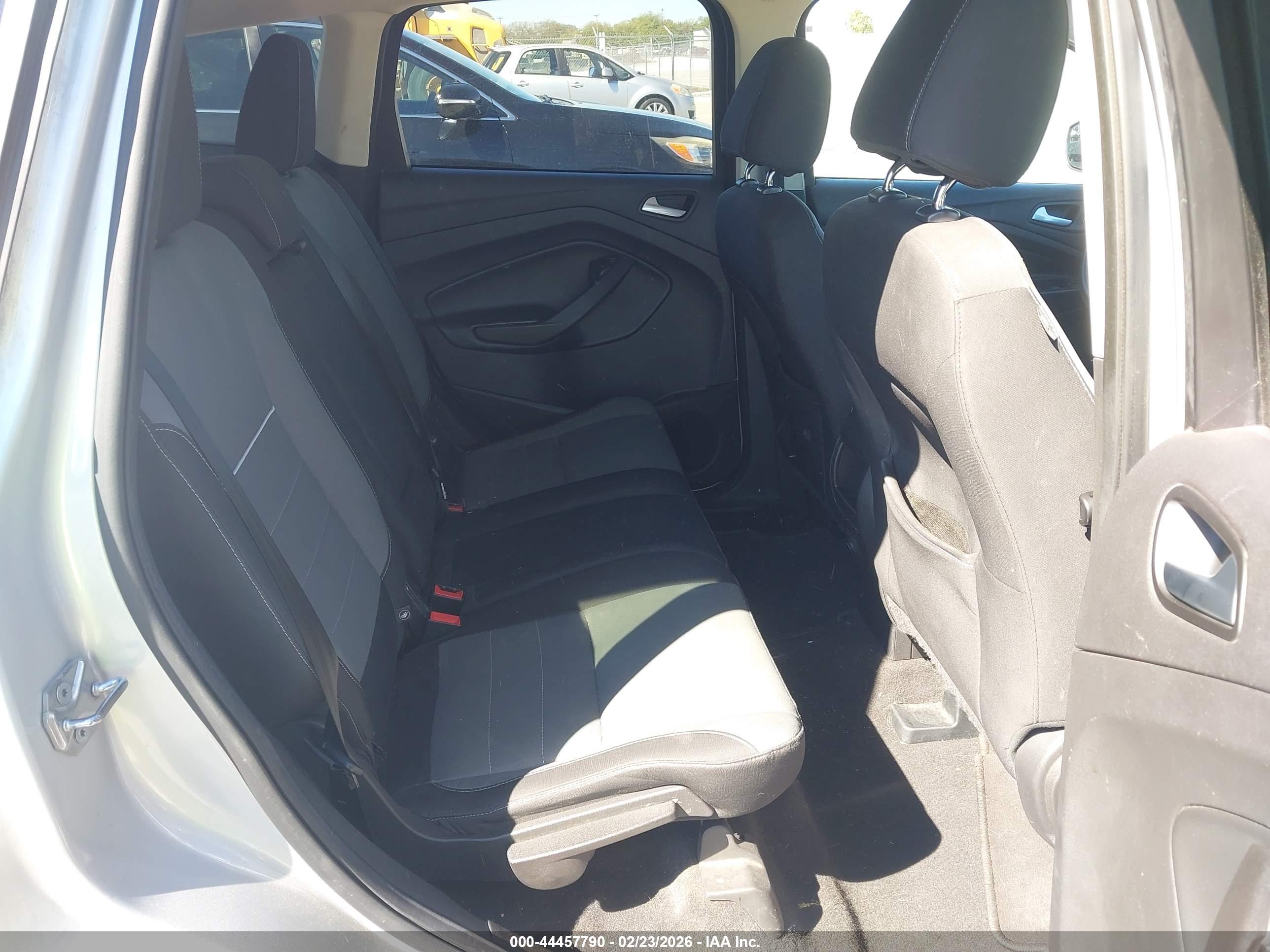 FORD ESCAPE image 8