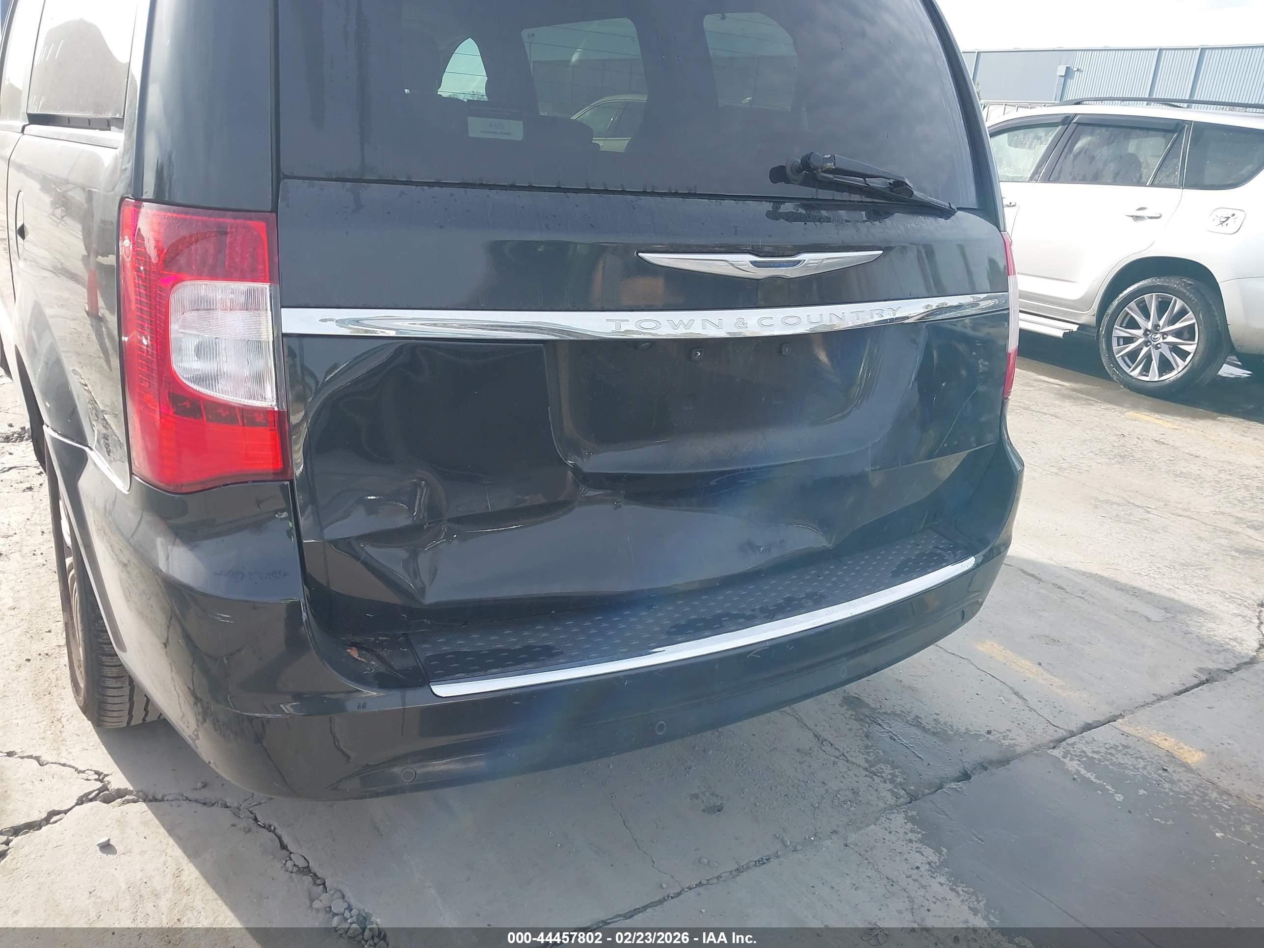 CHRYSLER TOWN image 6