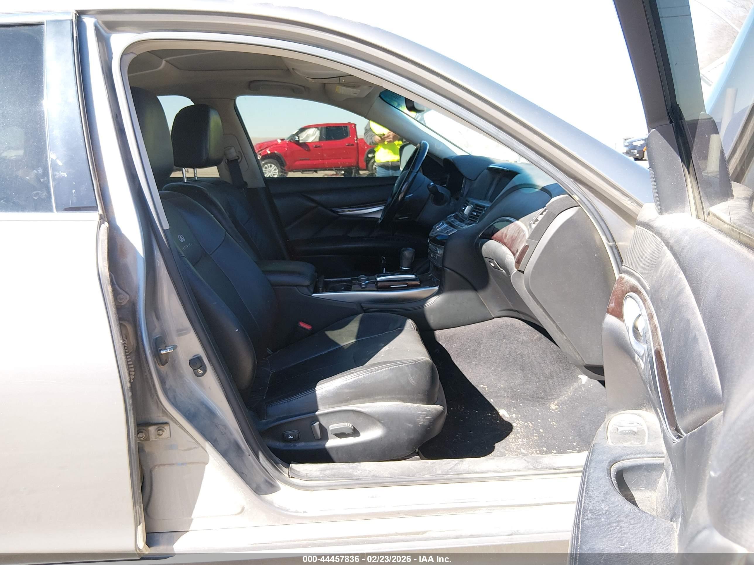 INFINITI M37X image 5