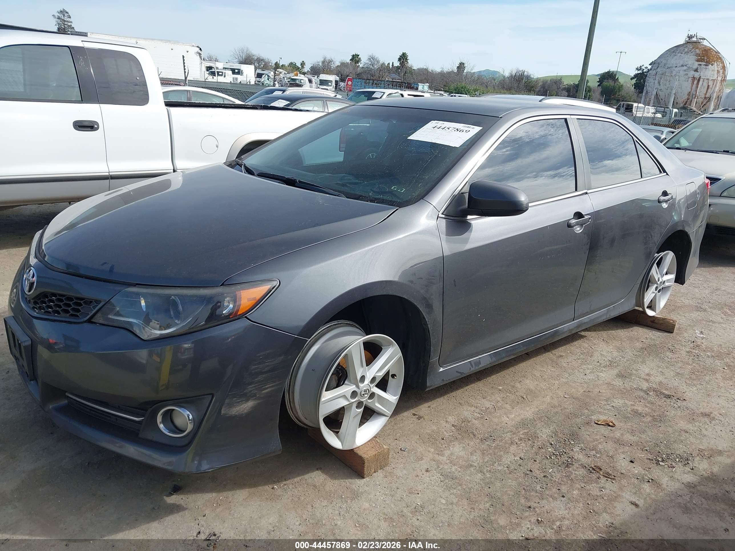 TOYOTA CAMRY image 6