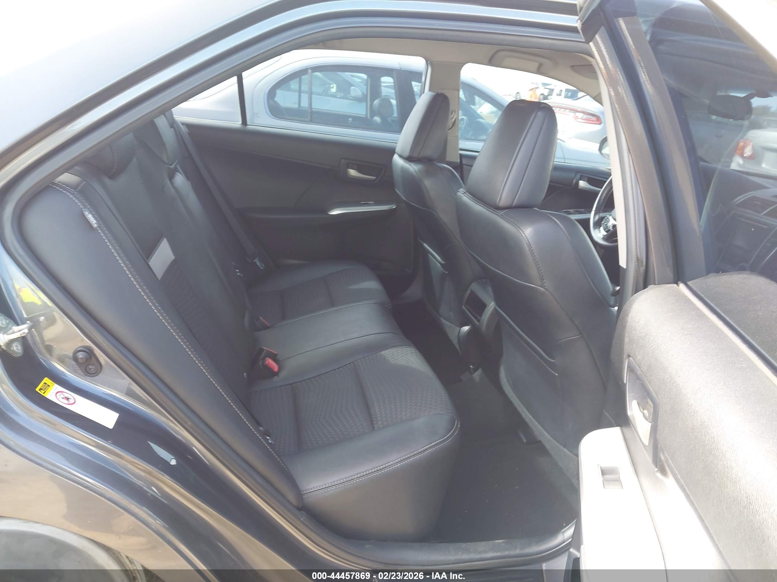TOYOTA CAMRY image 8