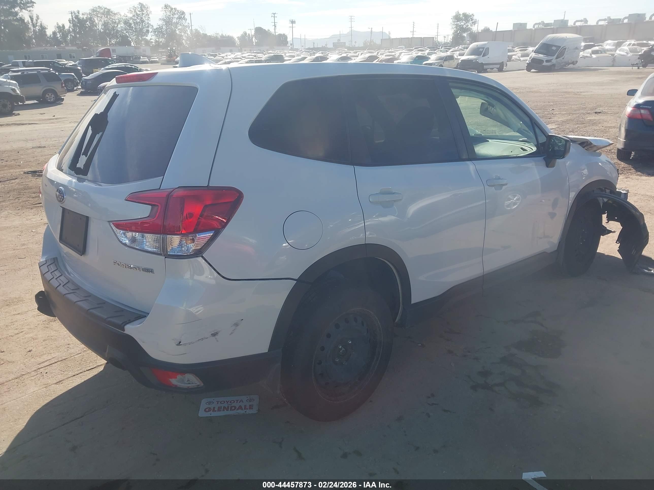 SUBARU FORESTER image 4