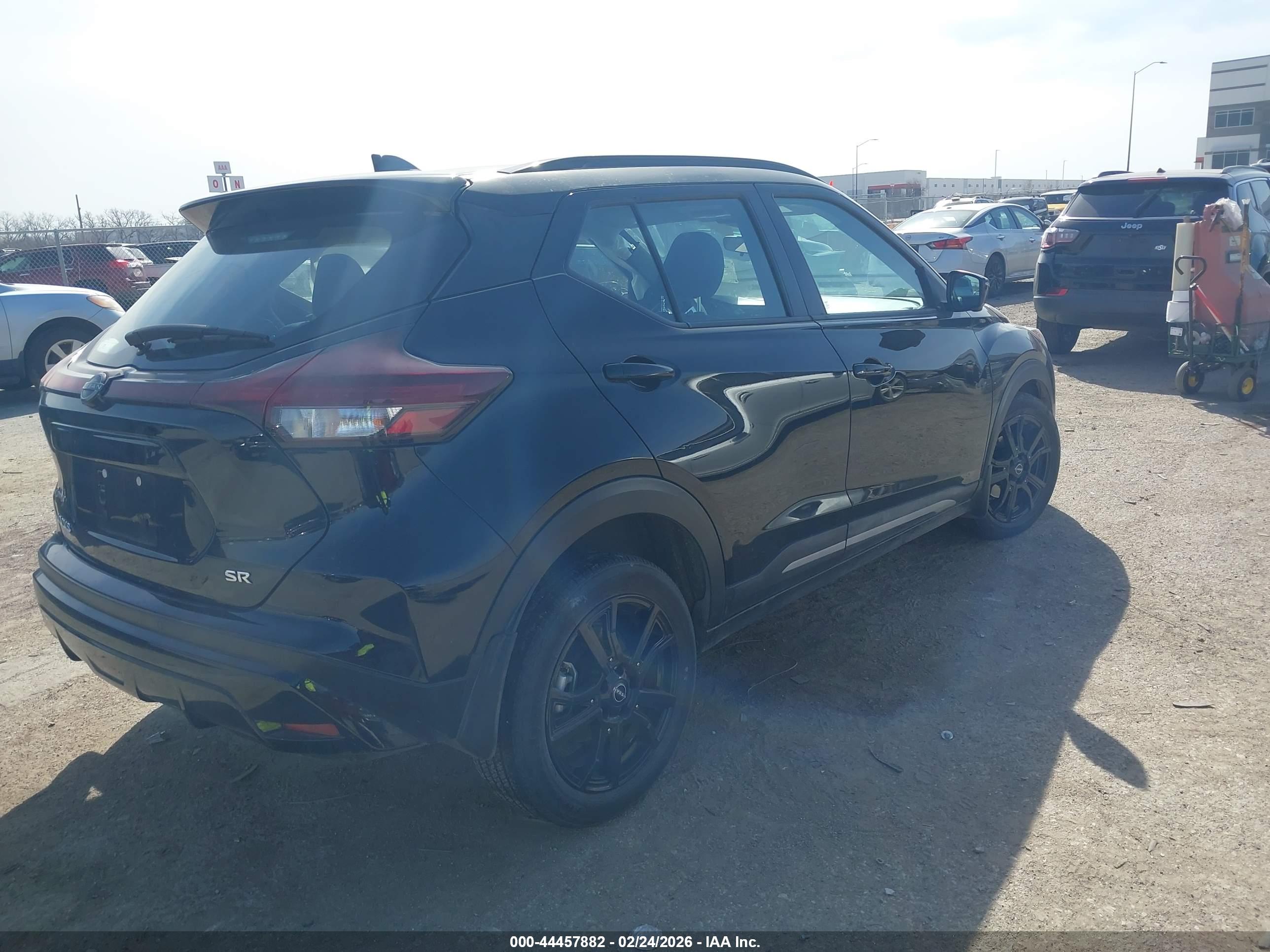 NISSAN KICKS image 4
