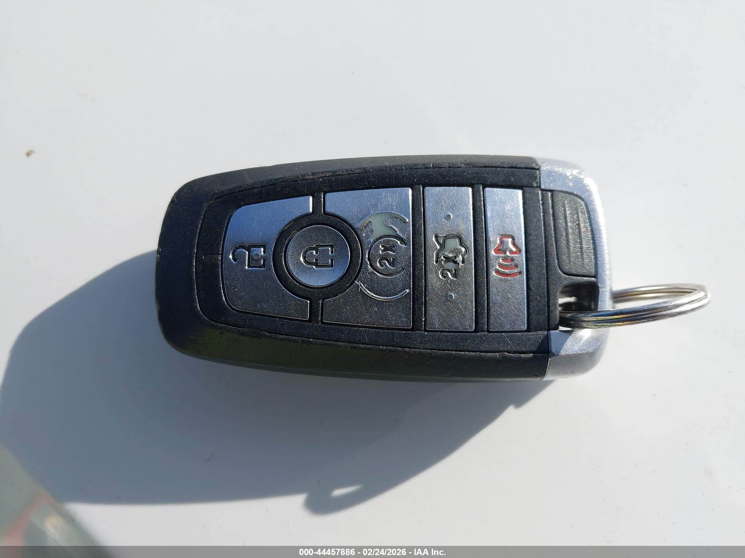 FORD FUSION image 11