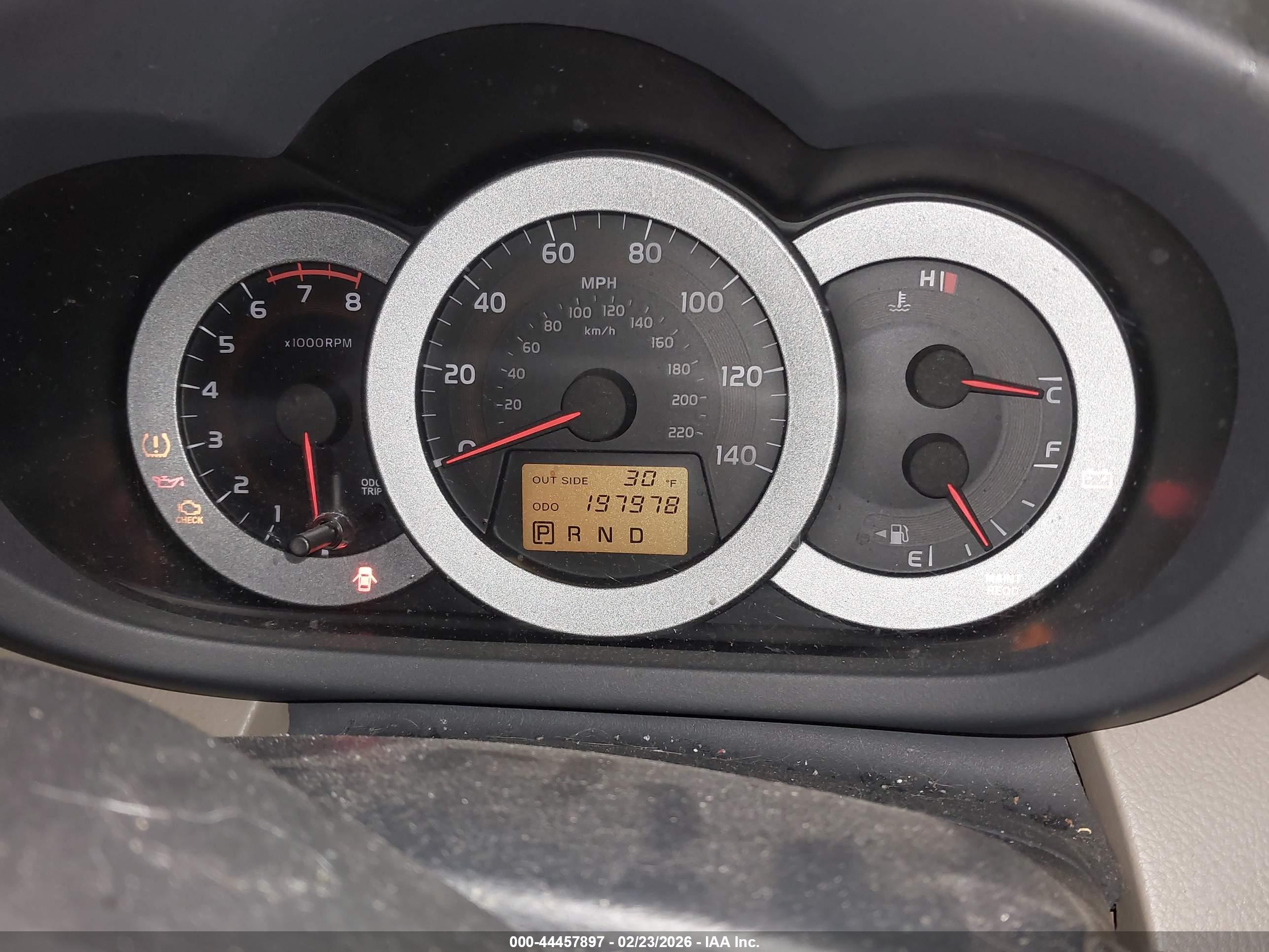 TOYOTA RAV4 image 7
