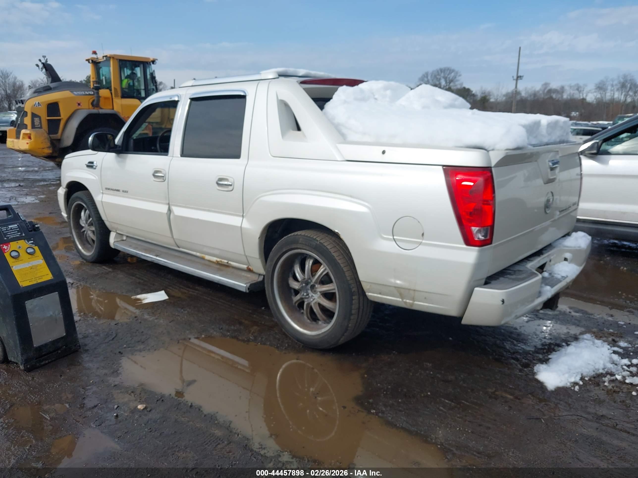 CADILLAC ESCALADE image 3