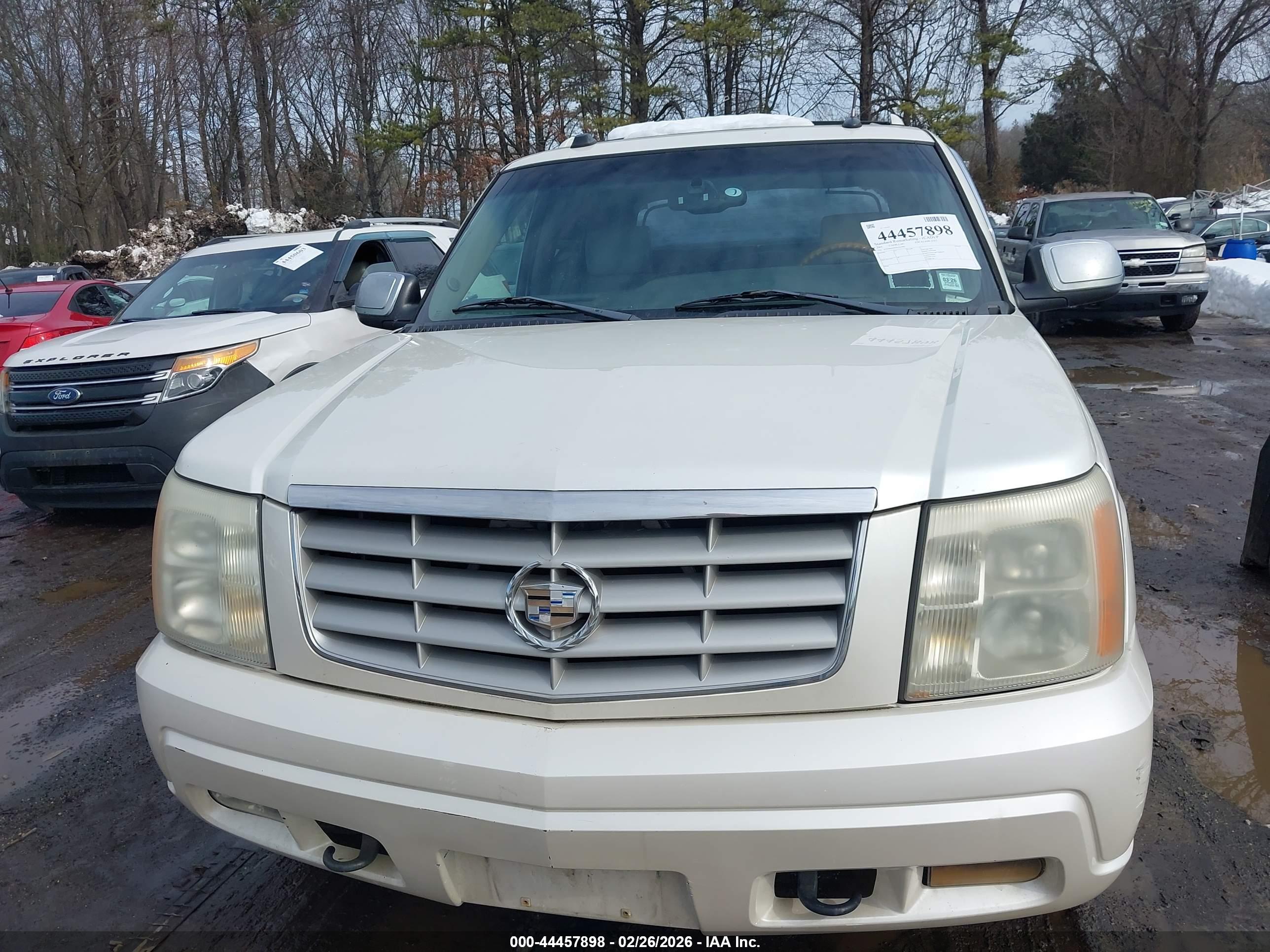 CADILLAC ESCALADE image 6