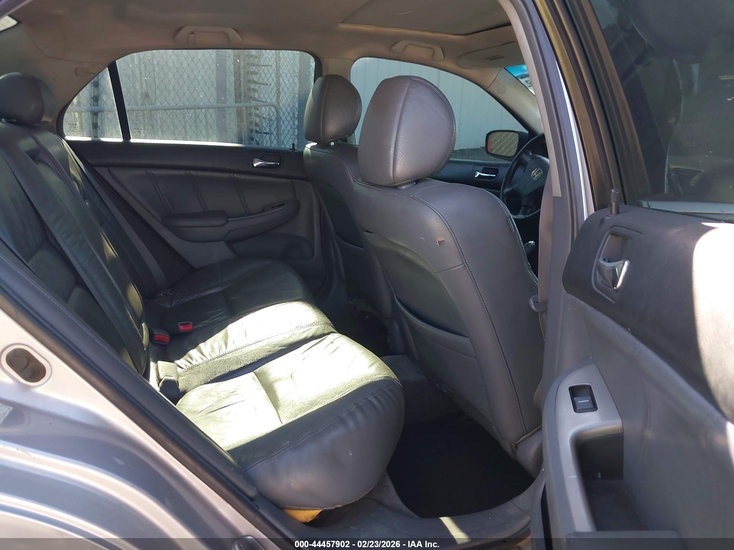 HONDA ACCORD image 8
