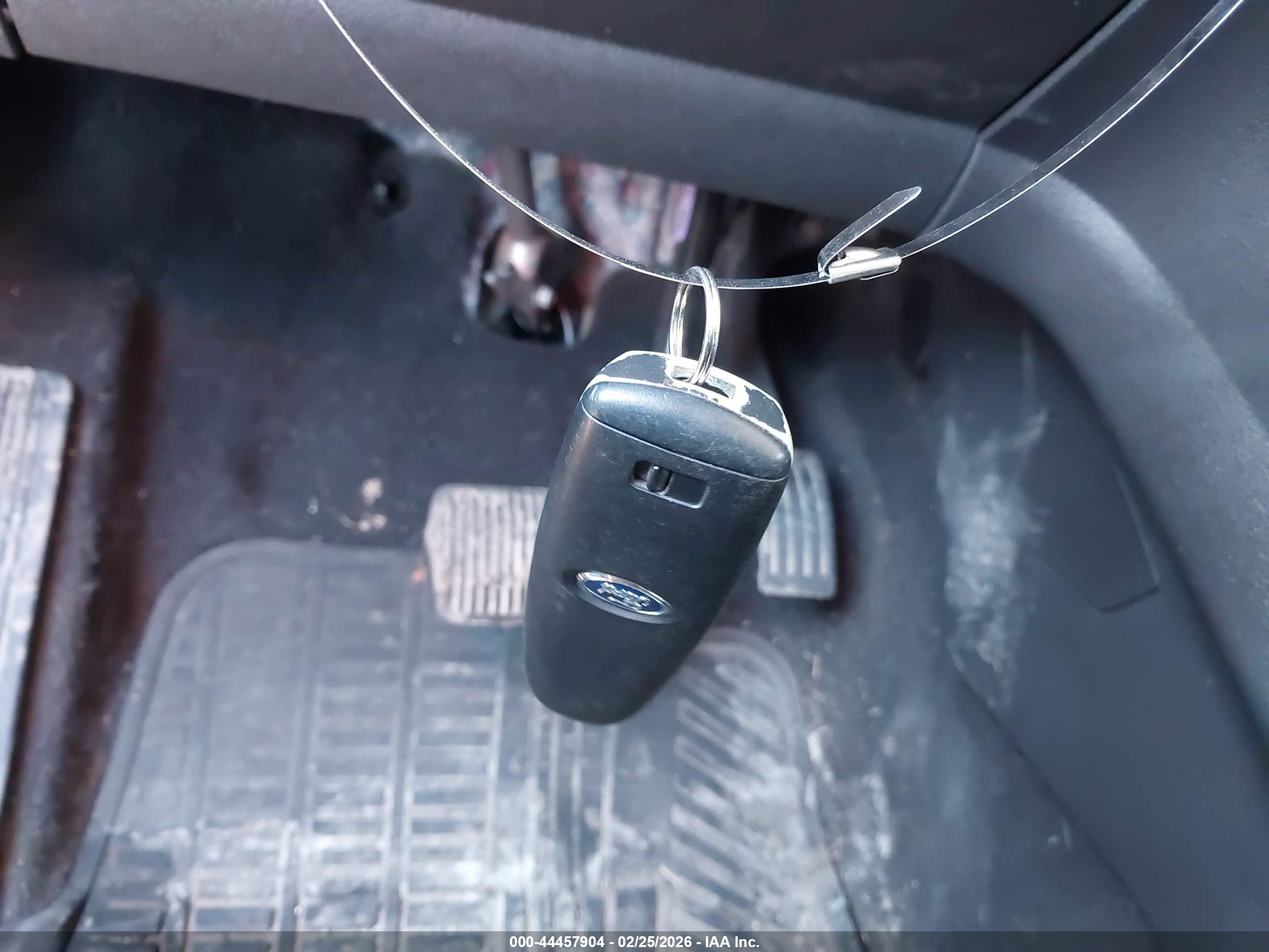 FORD ESCAPE image 11