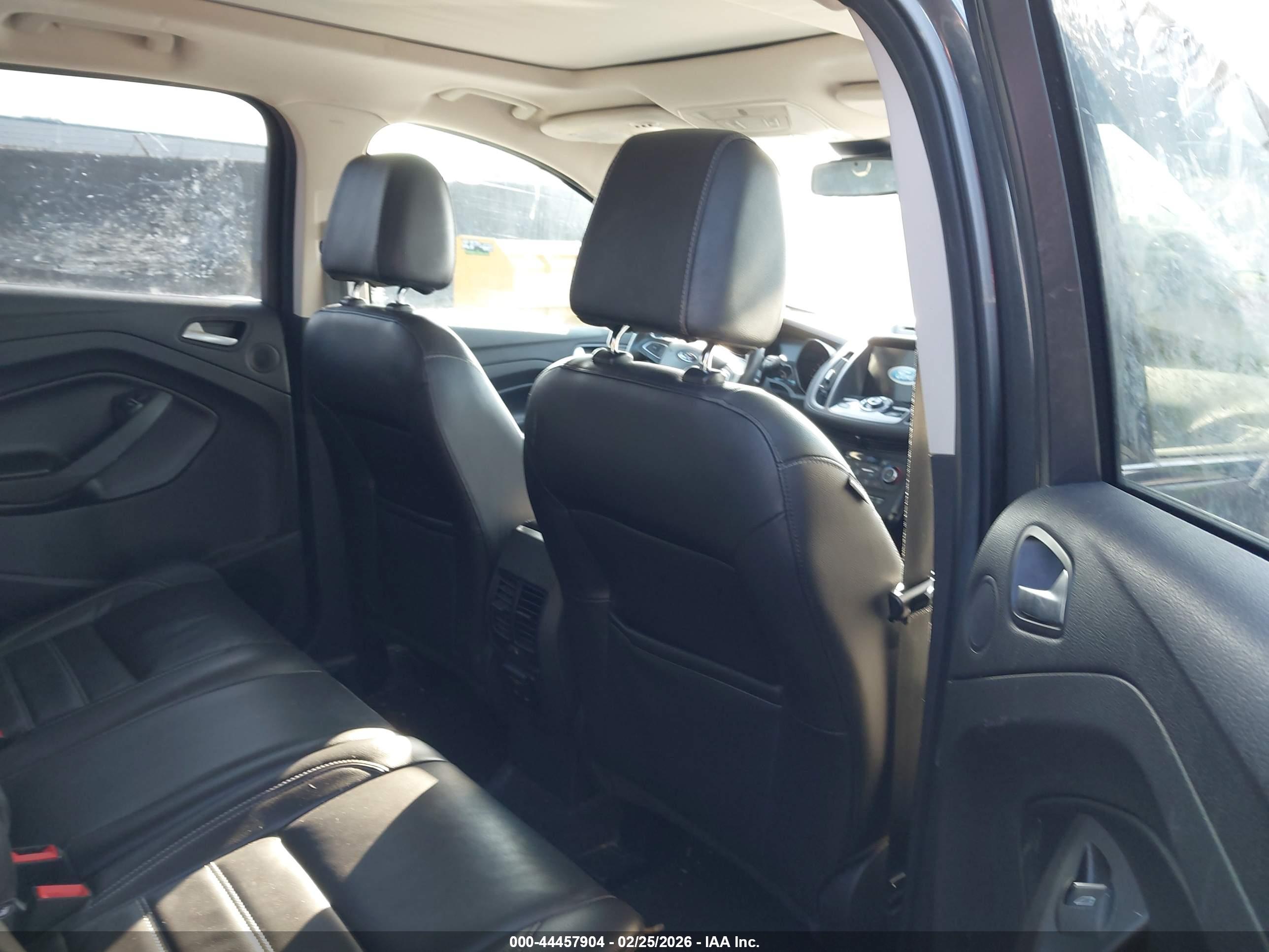 FORD ESCAPE image 8