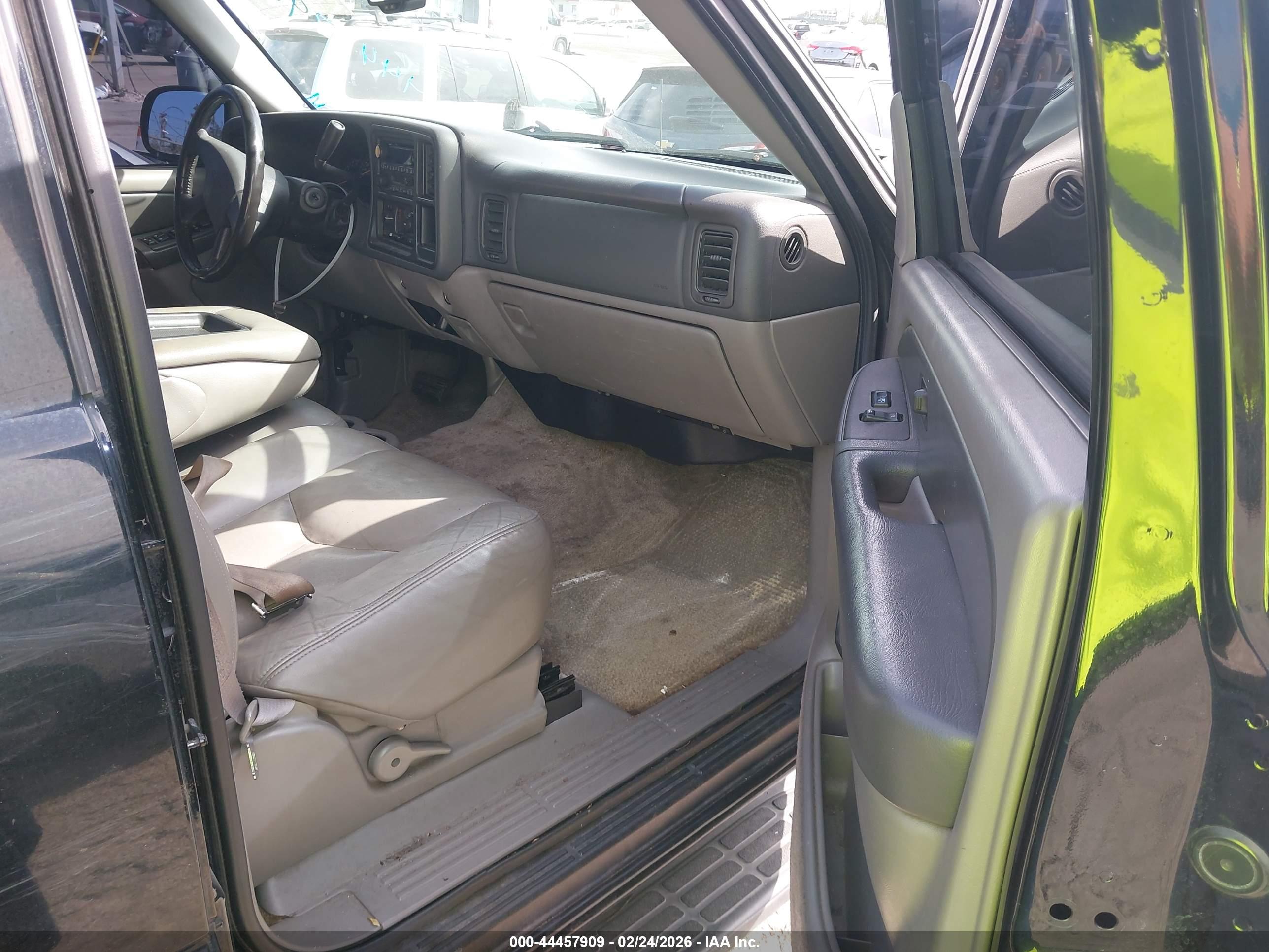 CHEVROLET TAHOE image 5
