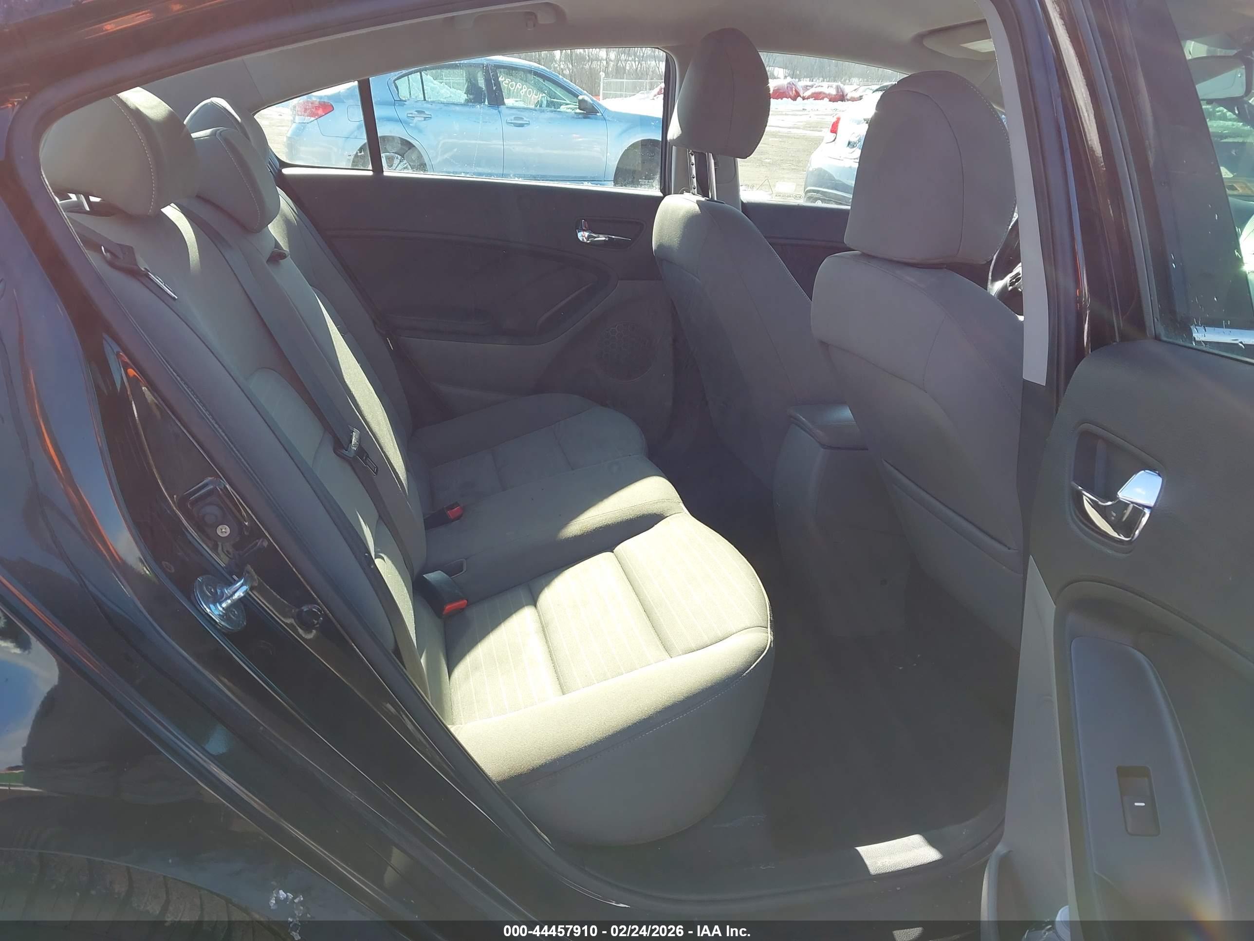KIA FORTE image 8